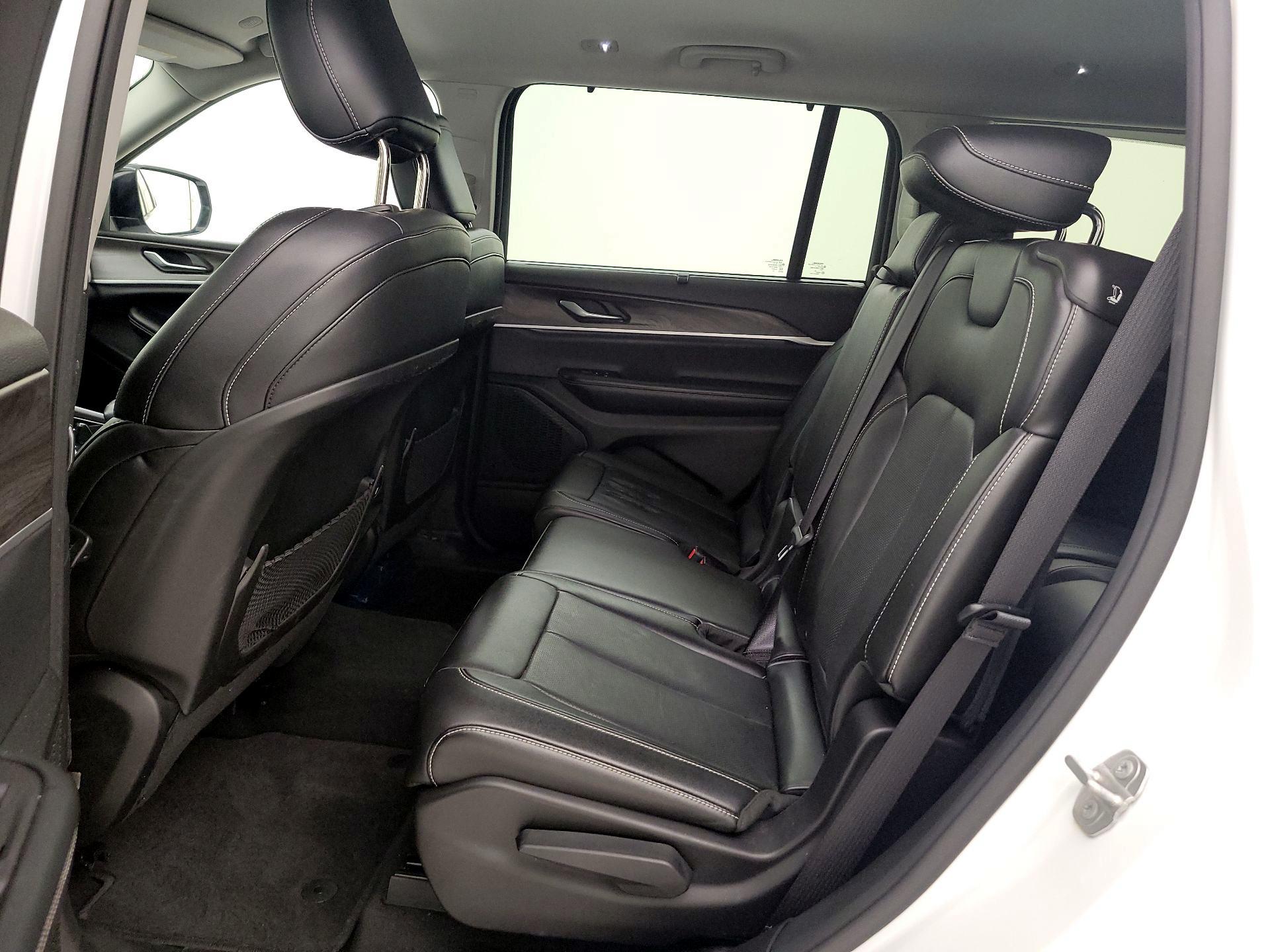 Thumbnail: 2023 Jeep Grand Cherokee L - 20