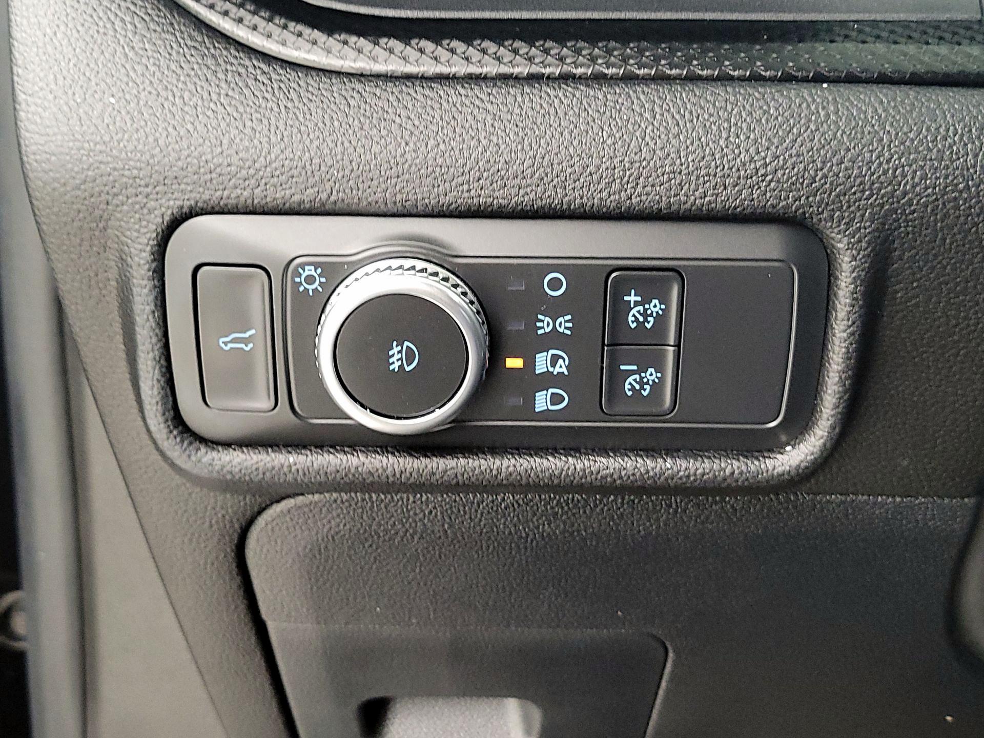 Thumbnail: 2022 Ford Explorer - 11