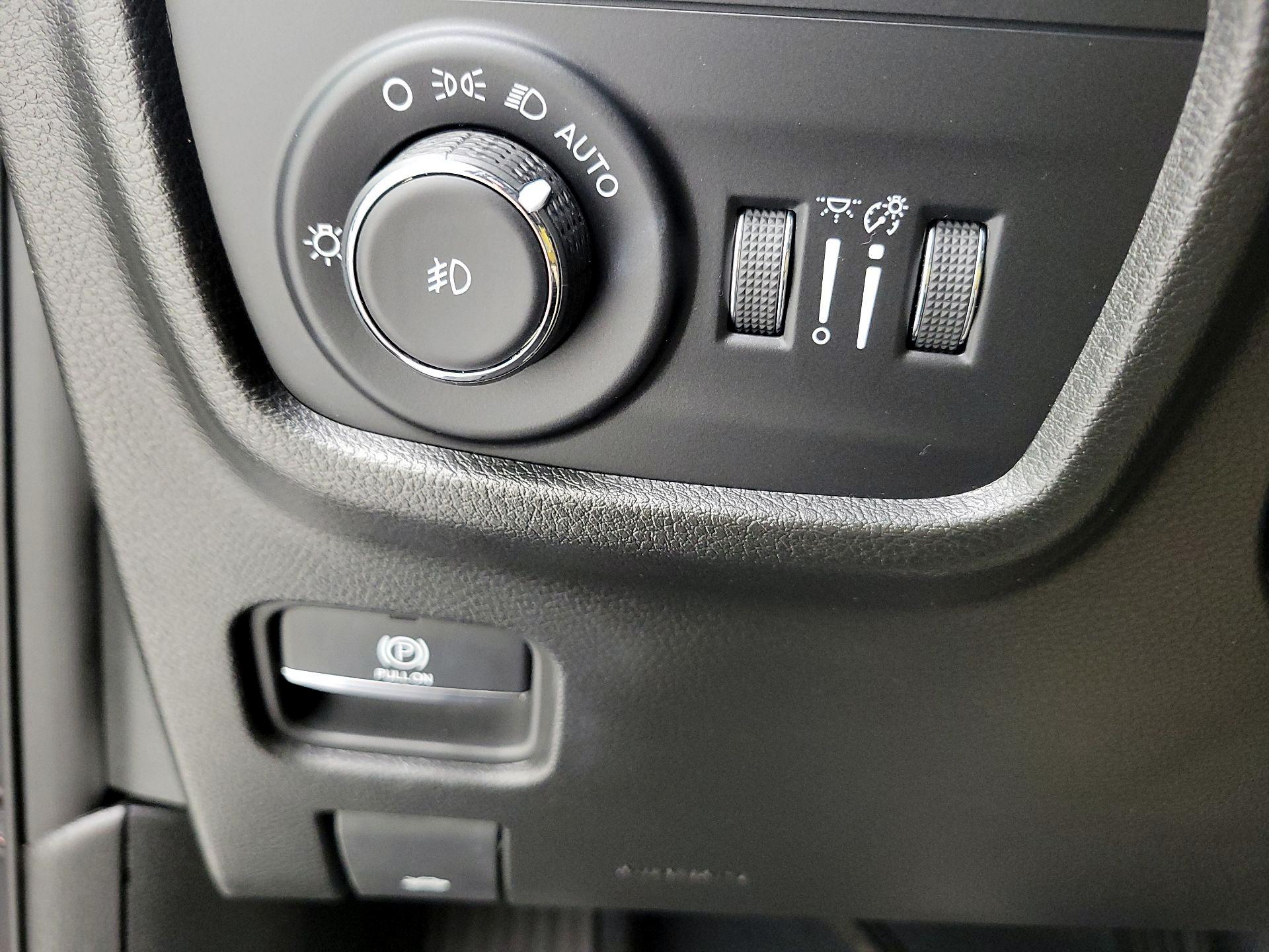 Thumbnail: 2023 Jeep Grand Cherokee - 13