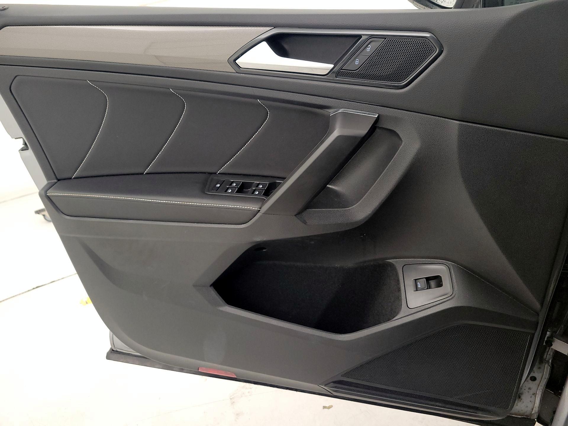 Thumbnail: 2022 Volkswagen Tiguan - 12