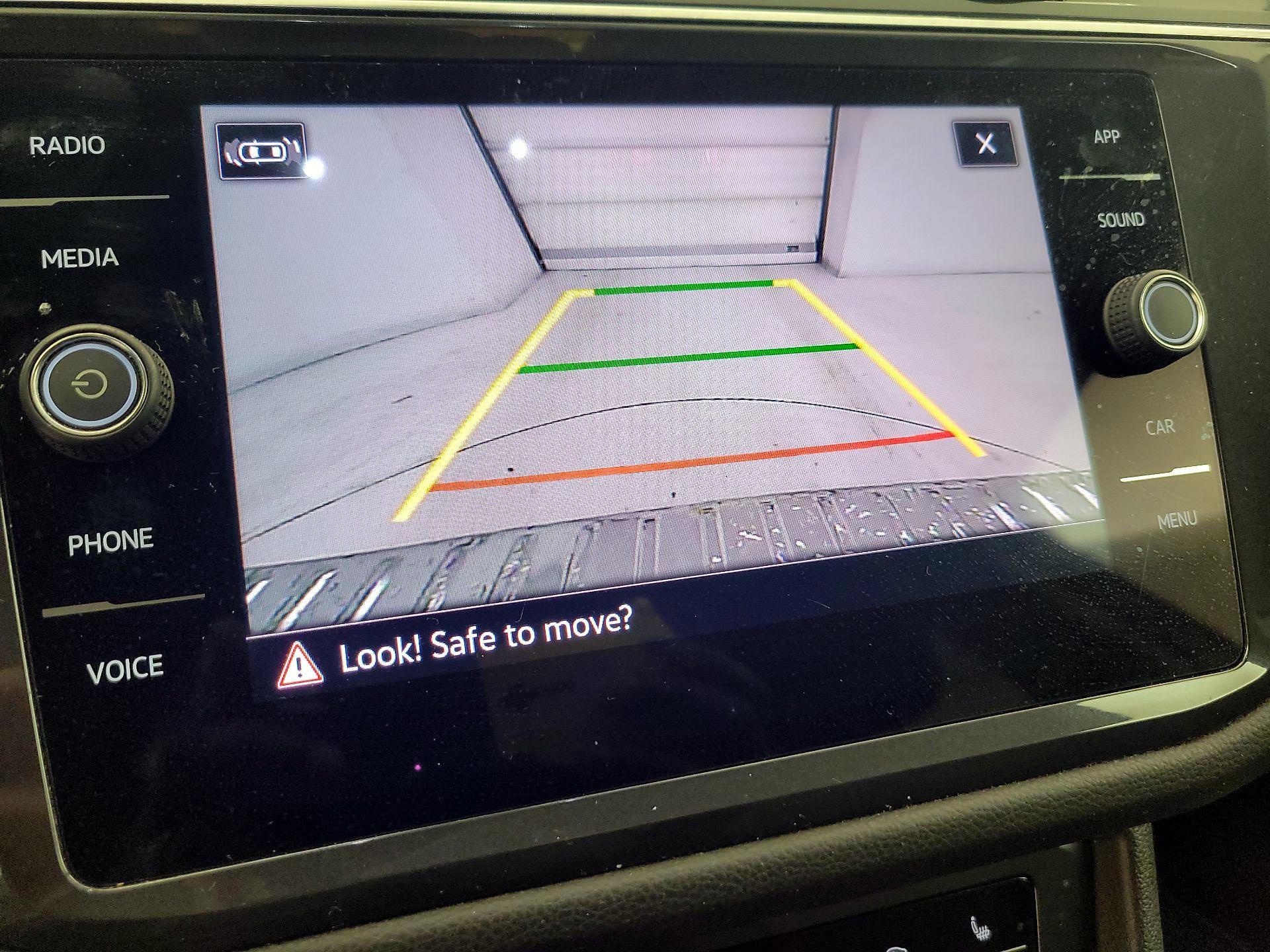 Thumbnail: 2022 Volkswagen Tiguan - 14