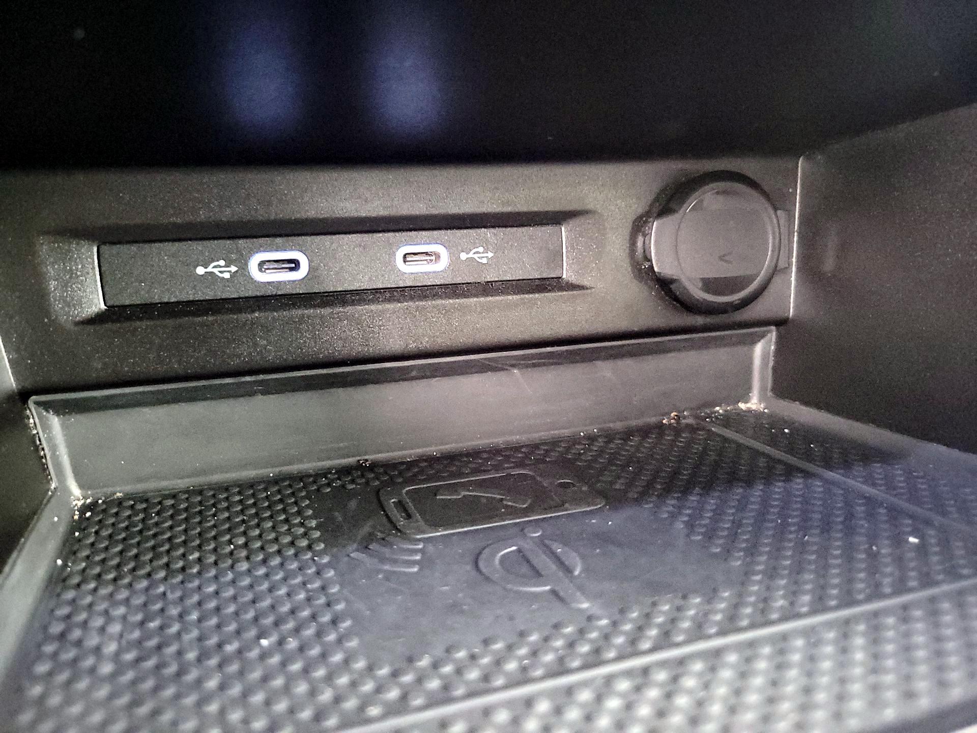 Thumbnail: 2022 Volkswagen Tiguan - 18