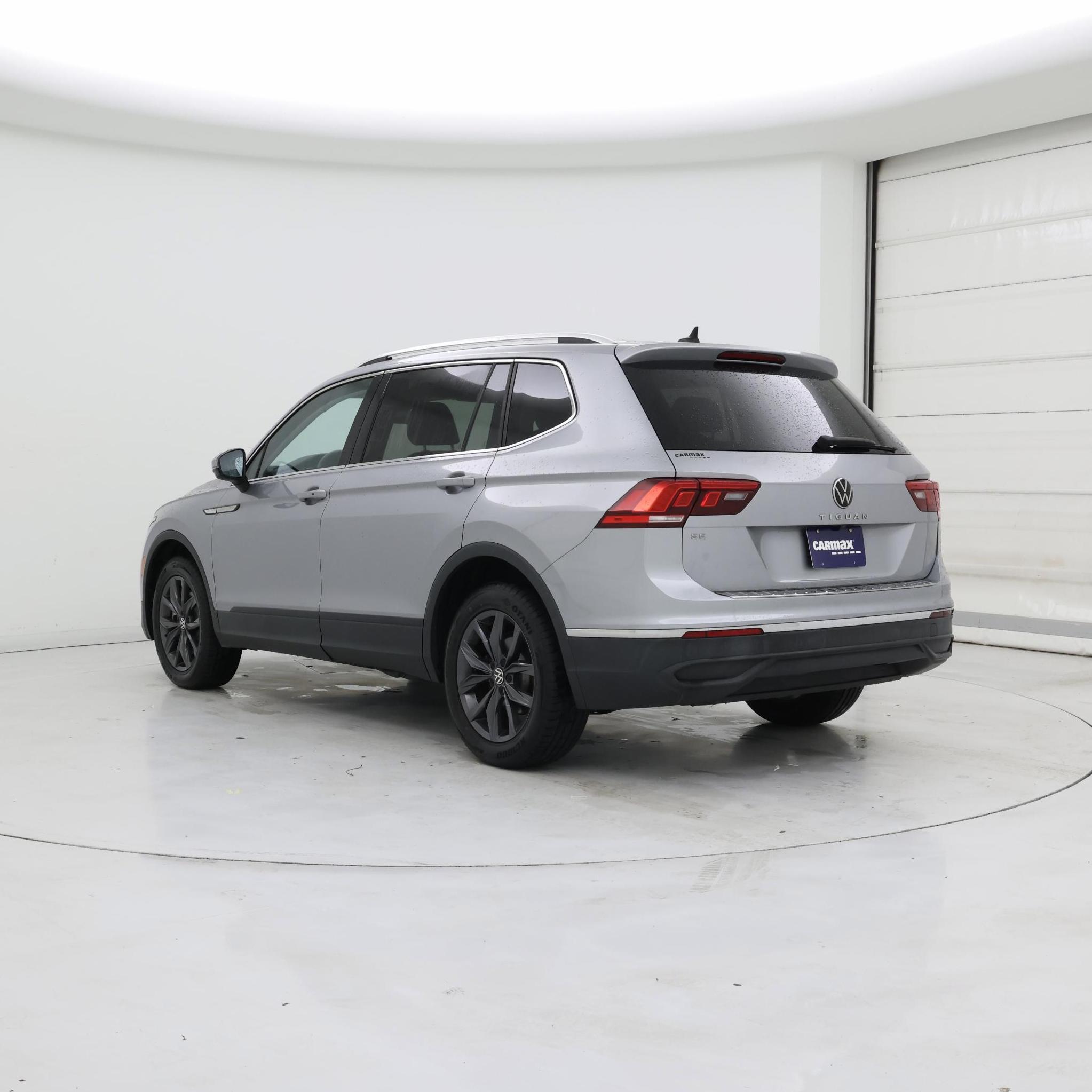 Thumbnail: 2022 Volkswagen Tiguan - 2