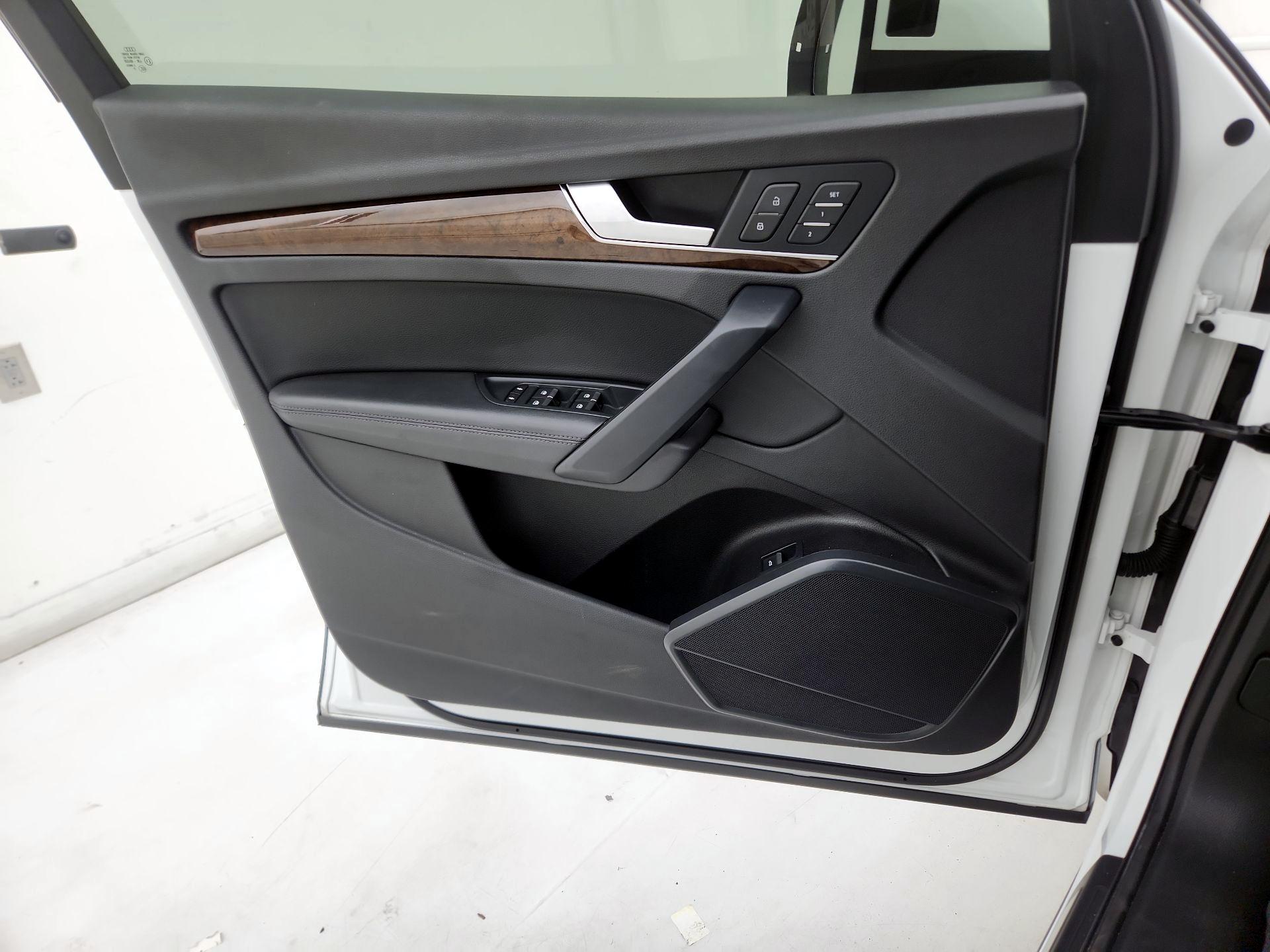 Thumbnail: 2020 Audi Q5 - 12