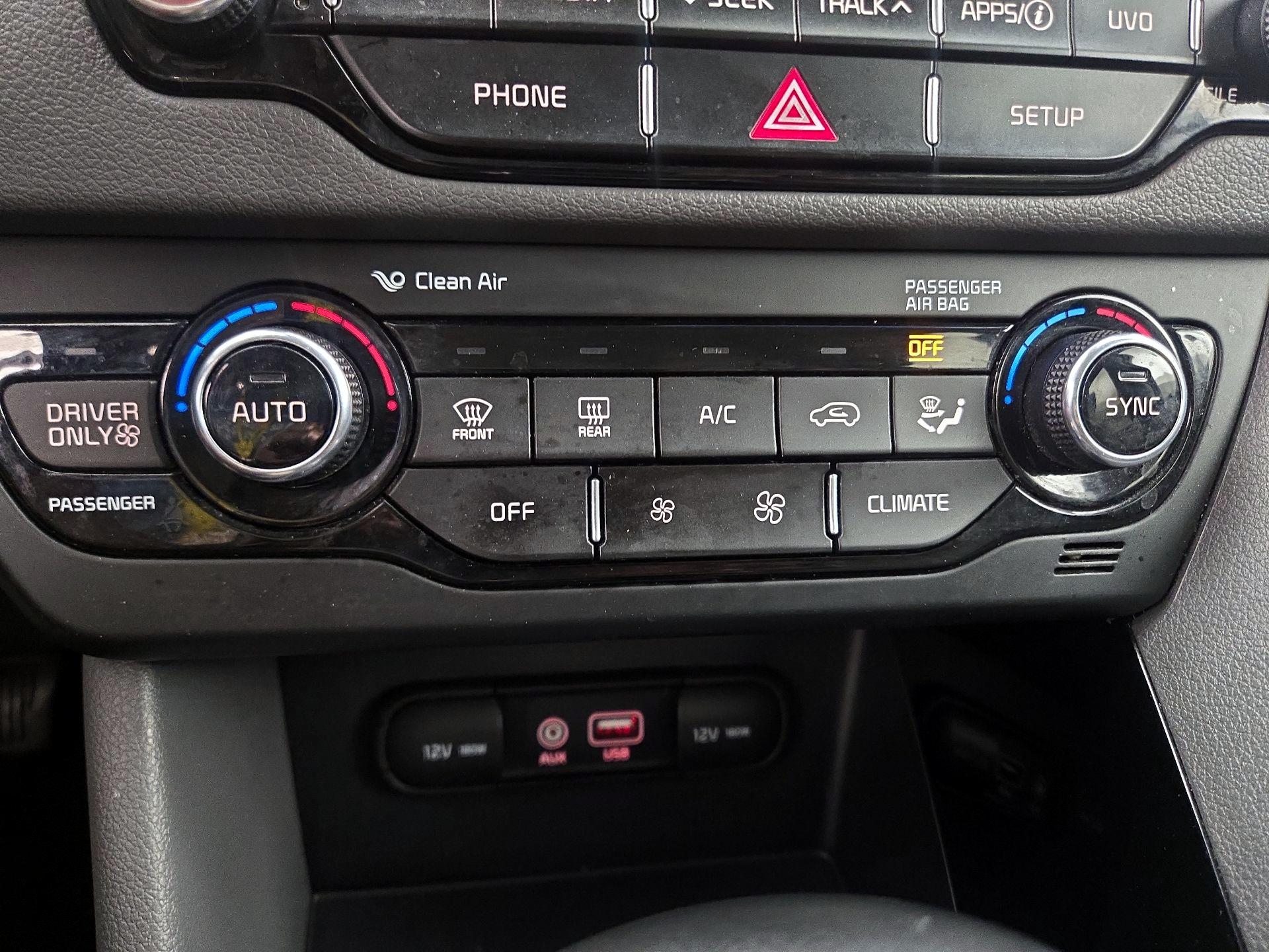 Thumbnail: 2017 Kia Niro - 16