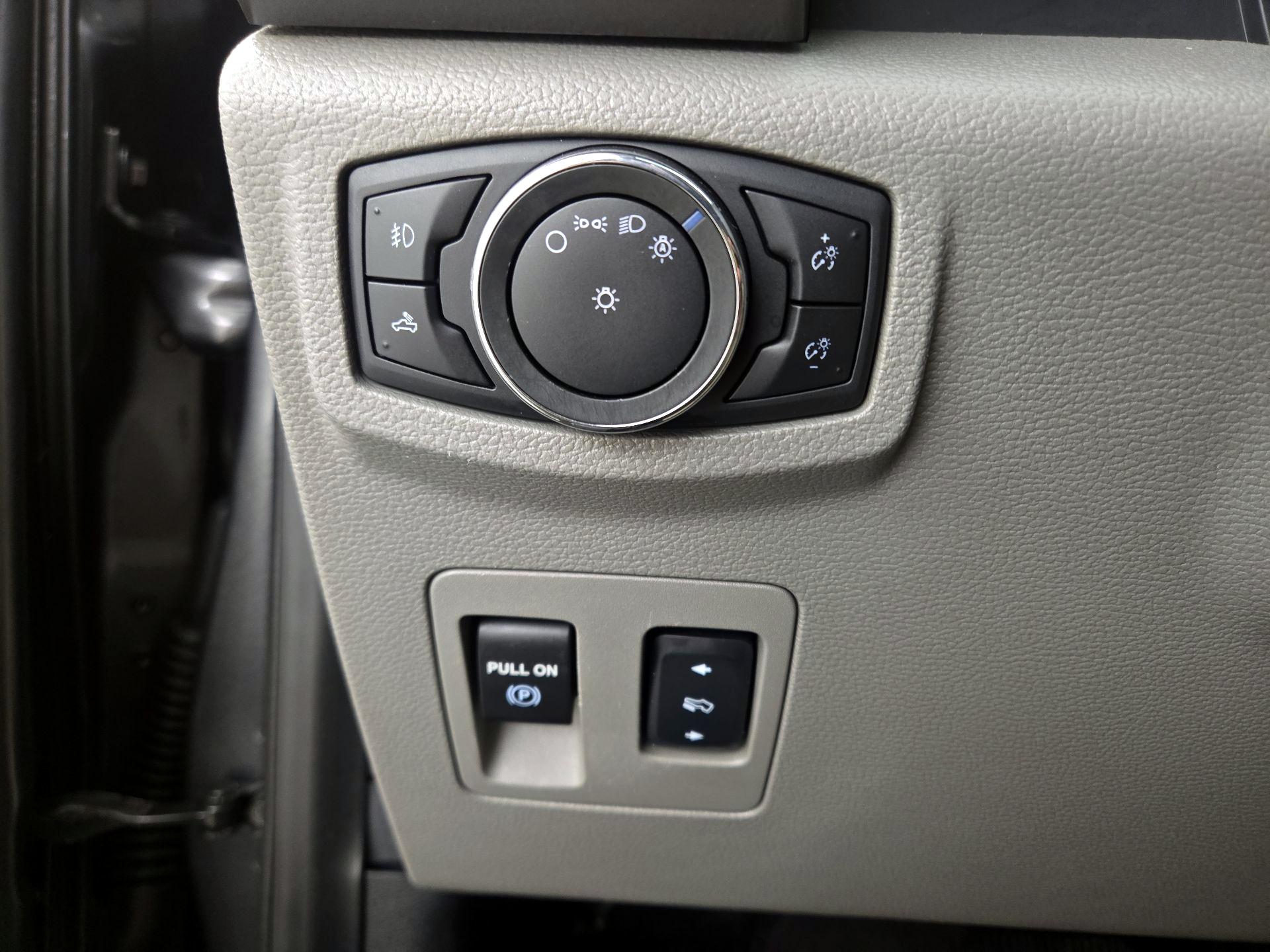 Thumbnail: 2015 Ford F-150 - 13