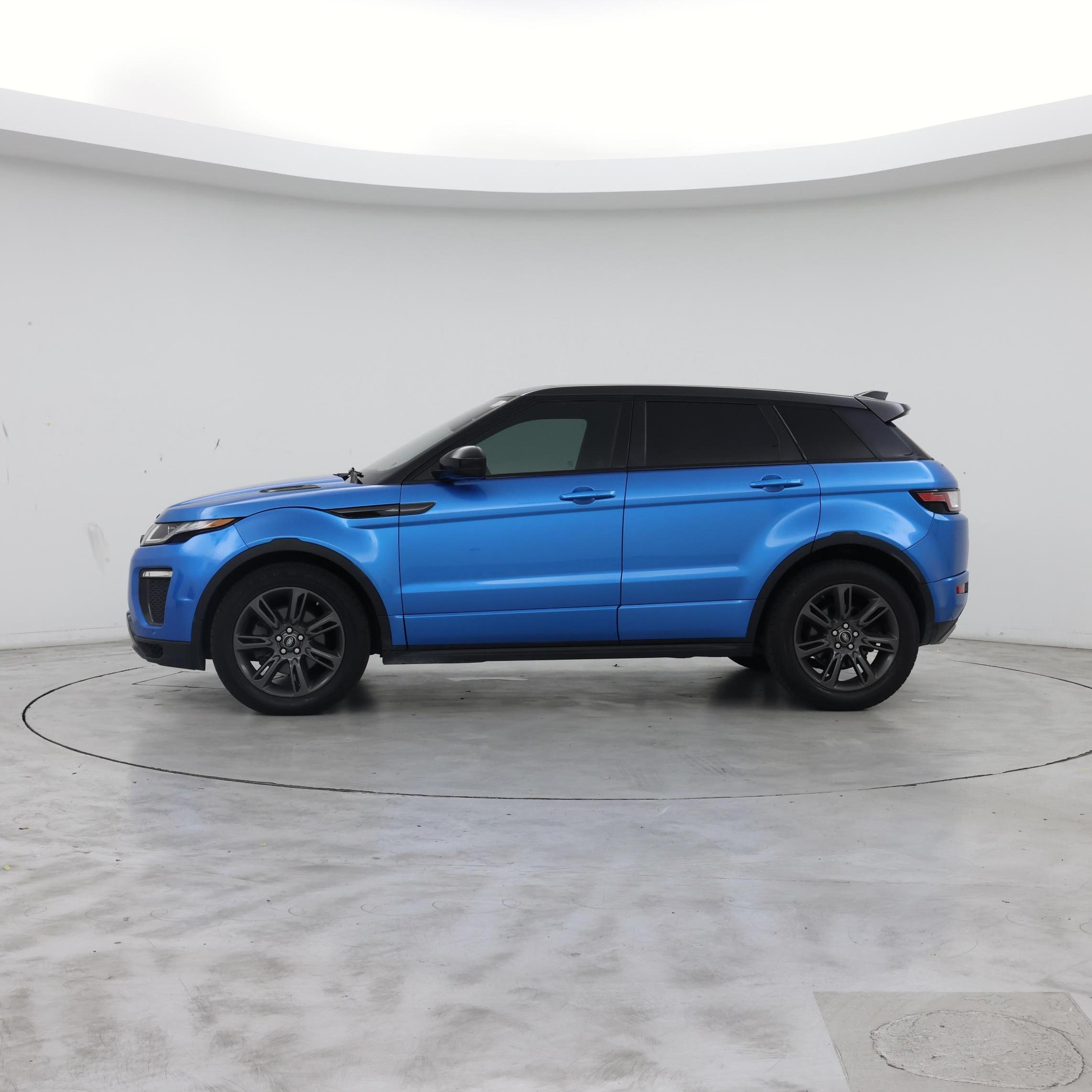 Thumbnail: 2018 Land Rover Range Rover Evoque - 3