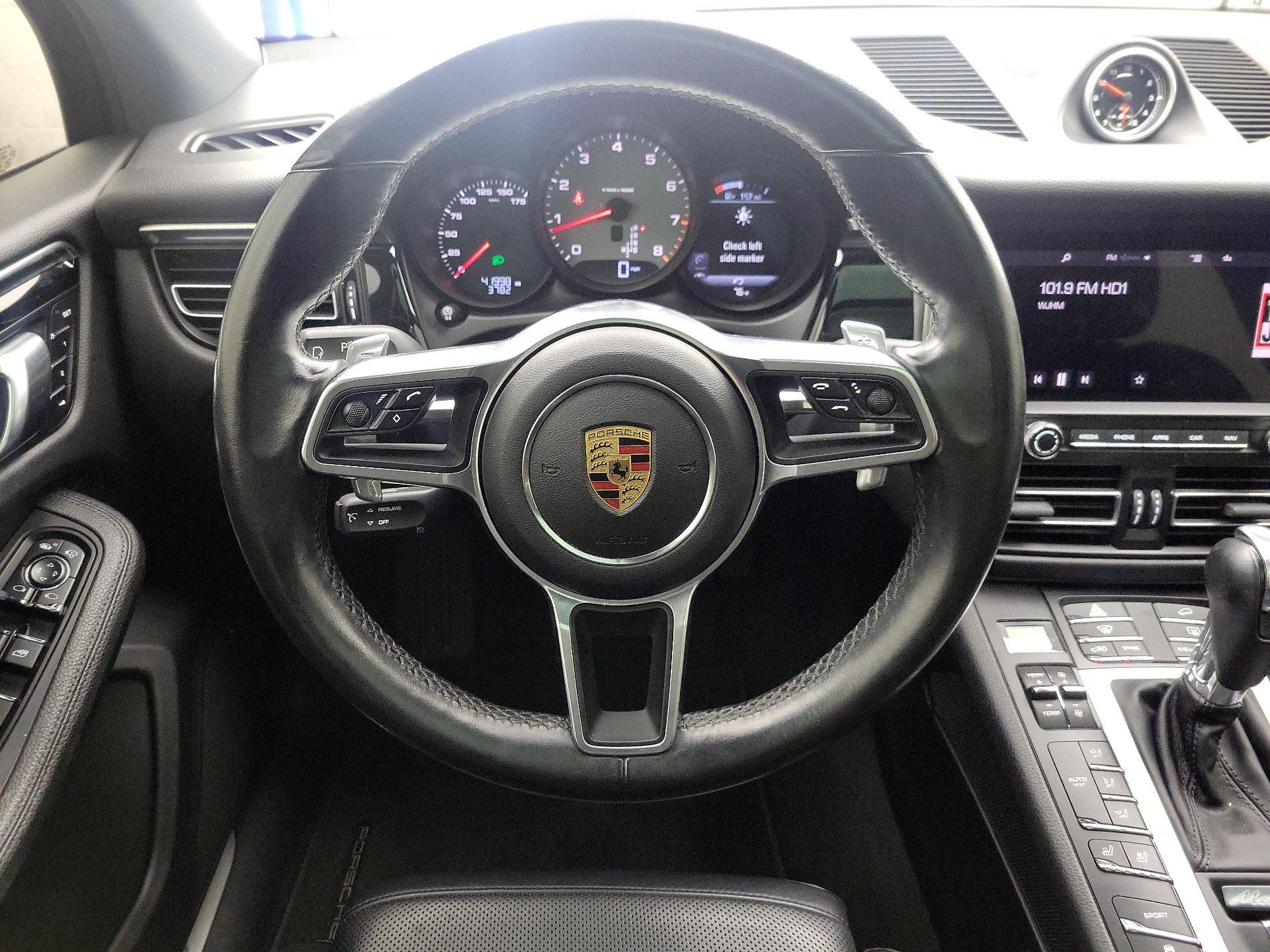 Thumbnail: 2020 Porsche Macan - 10