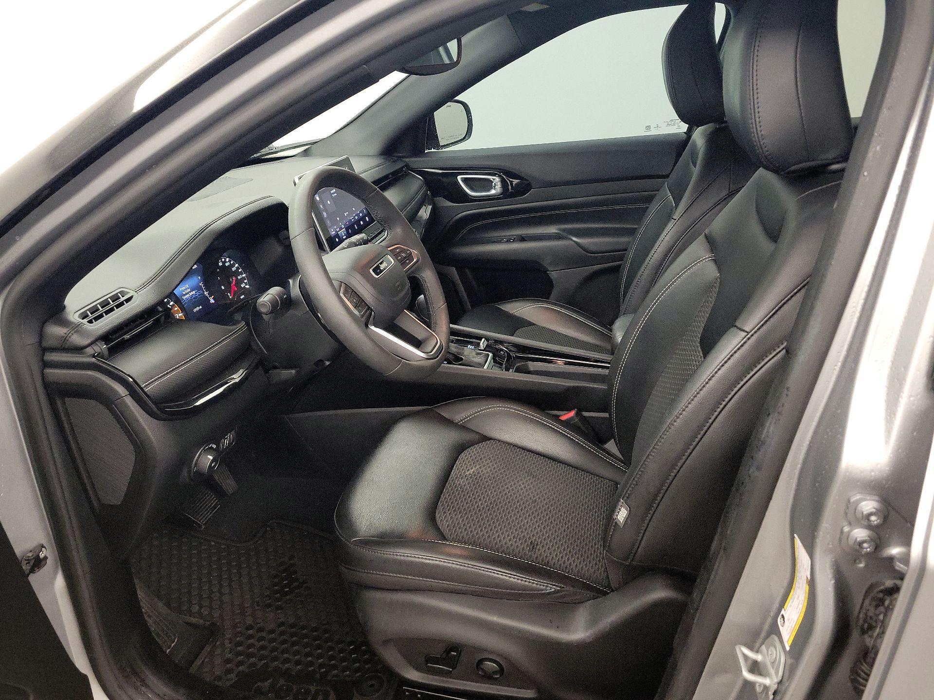 Thumbnail: 2023 Jeep Compass - 11