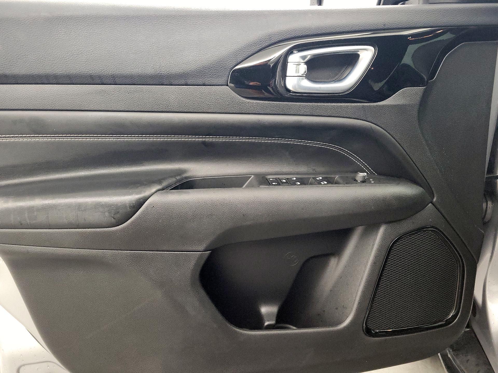 Thumbnail: 2023 Jeep Compass - 12