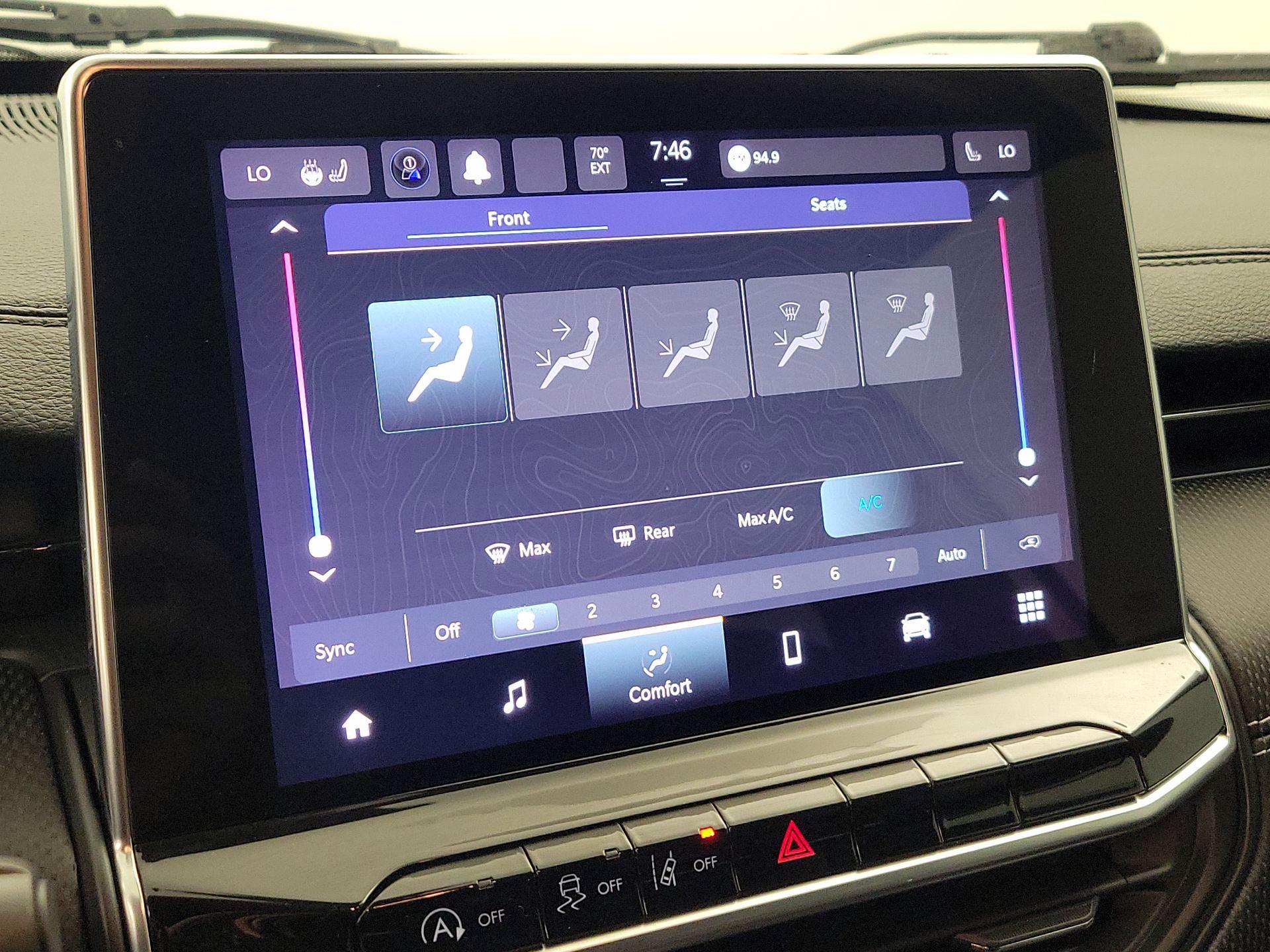 Thumbnail: 2023 Jeep Compass - 16