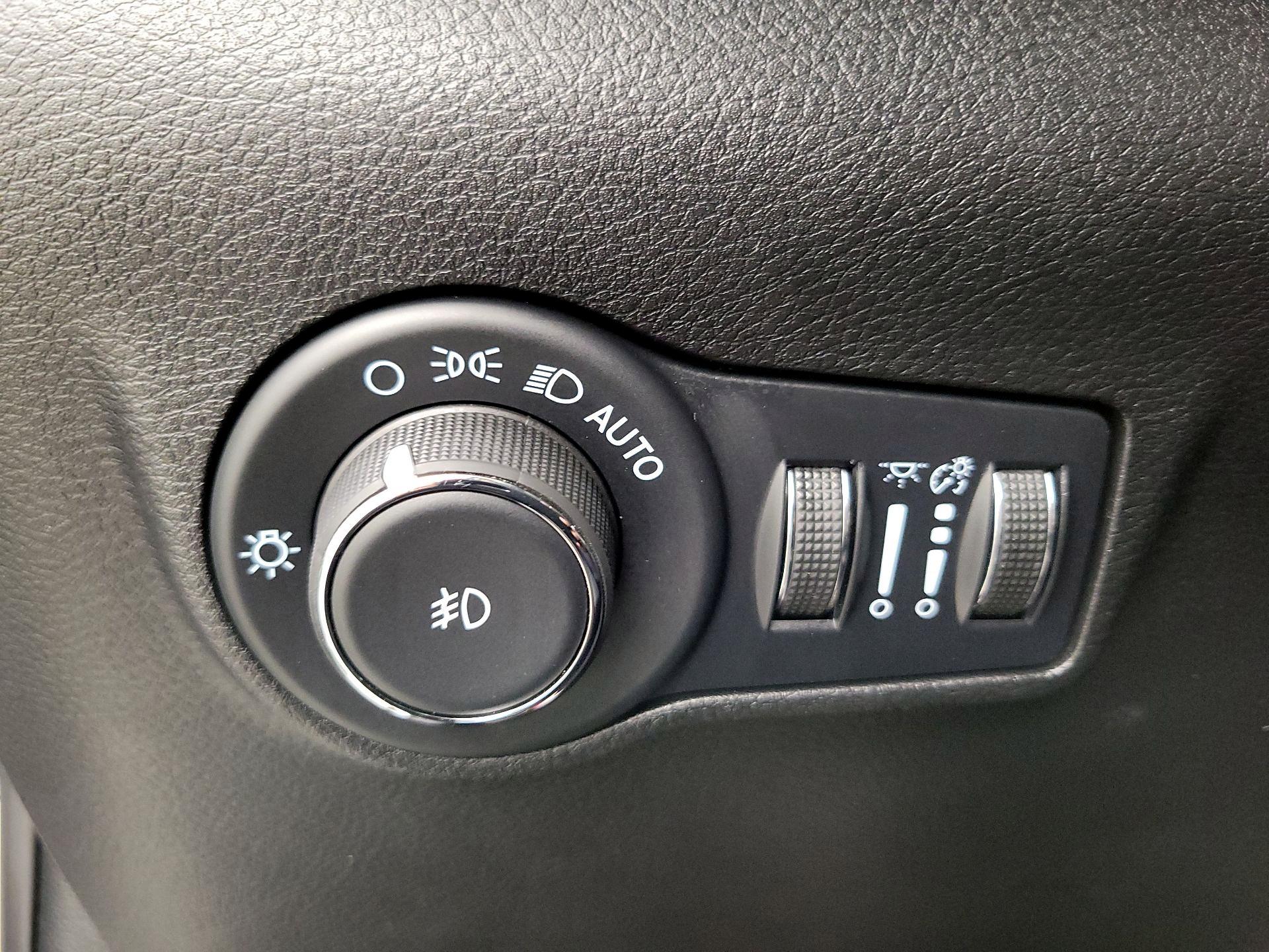 Thumbnail: 2022 Jeep Compass - 13