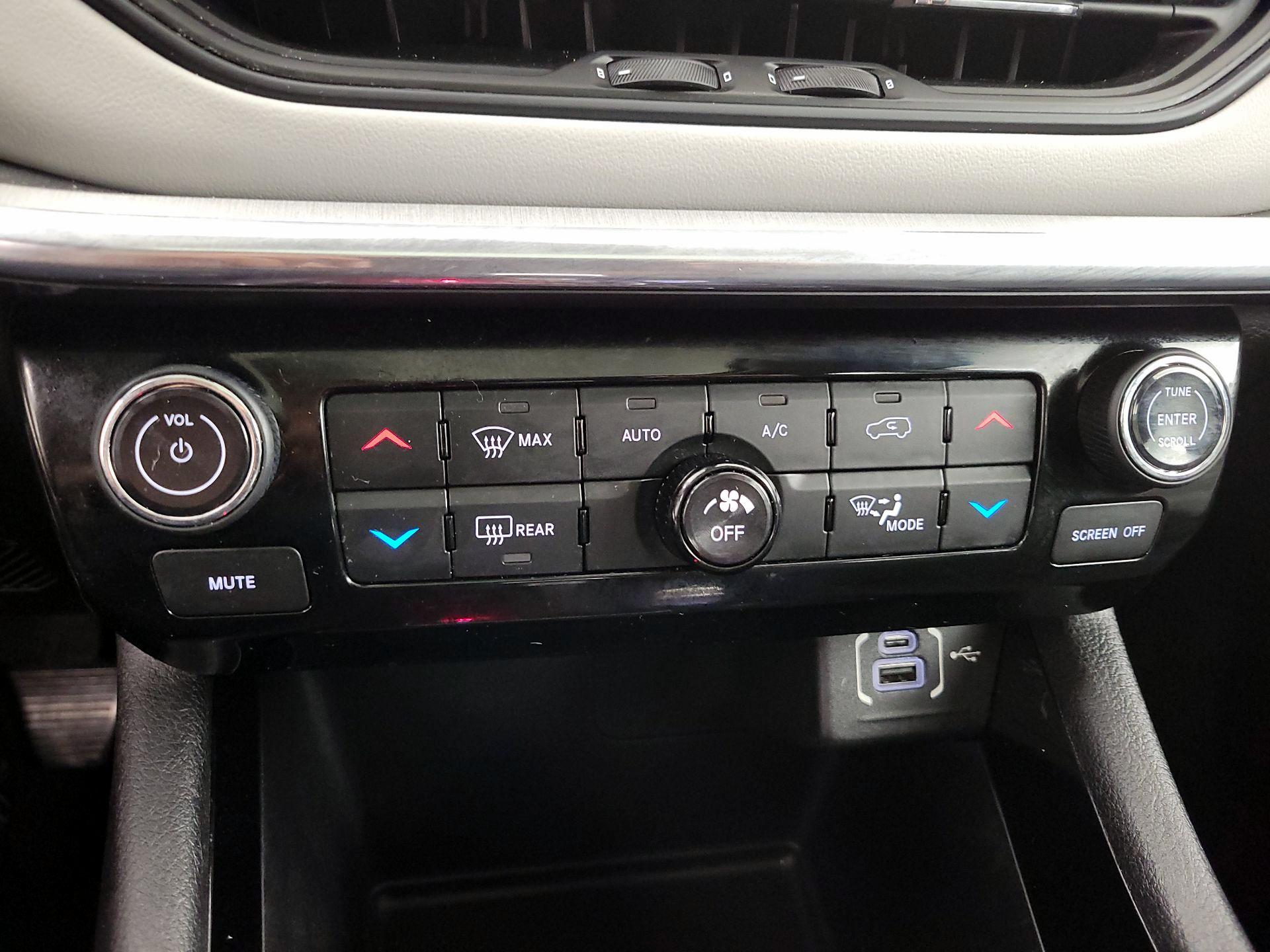 Thumbnail: 2022 Jeep Compass - 16