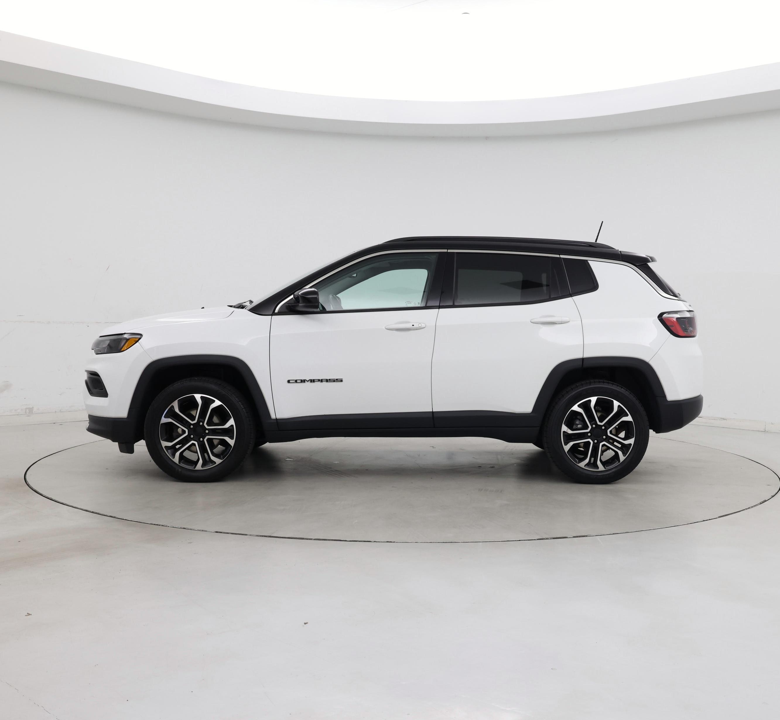 Thumbnail: 2022 Jeep Compass - 3