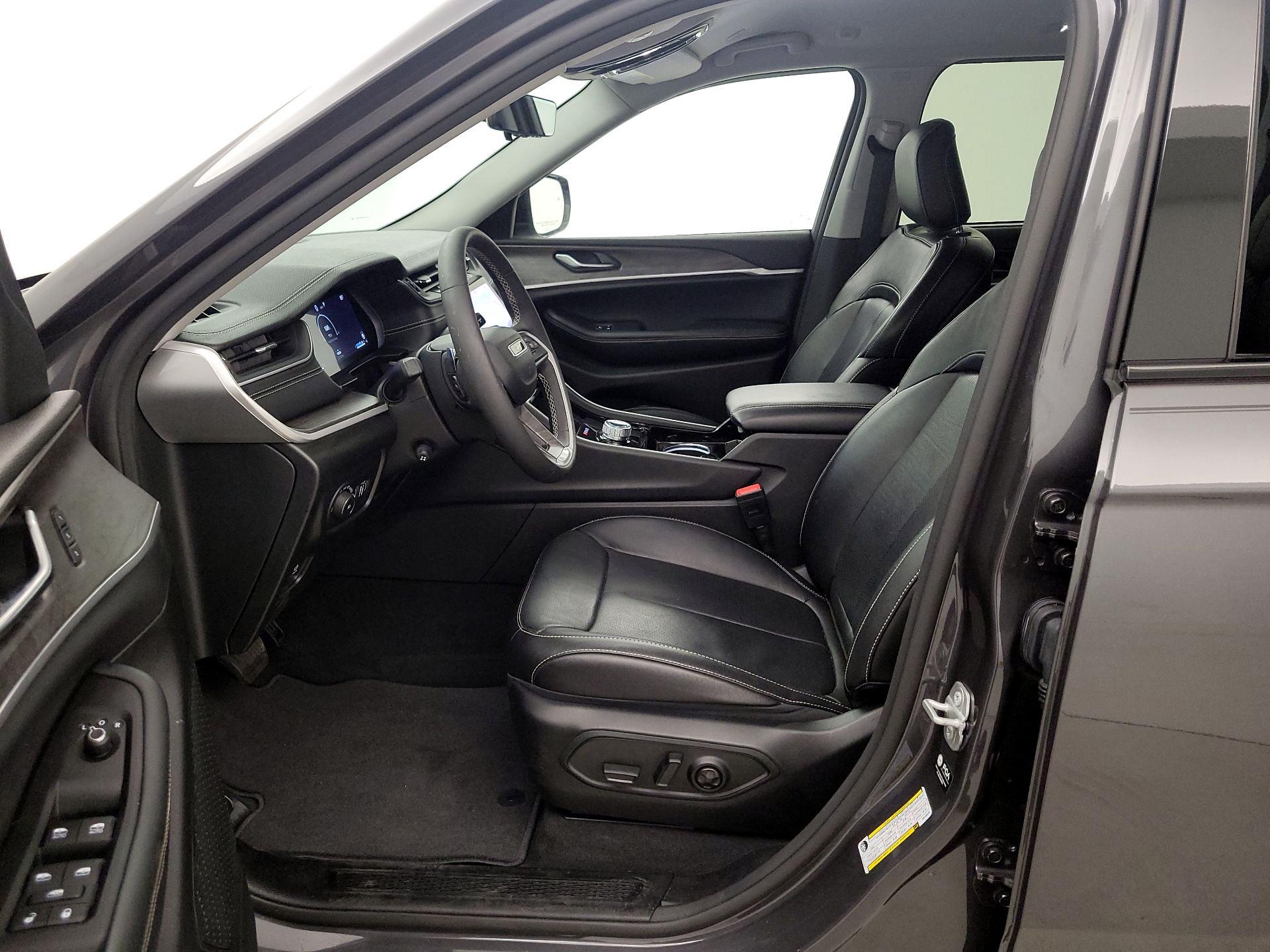 Thumbnail: 2023 Jeep Grand Cherokee - 11