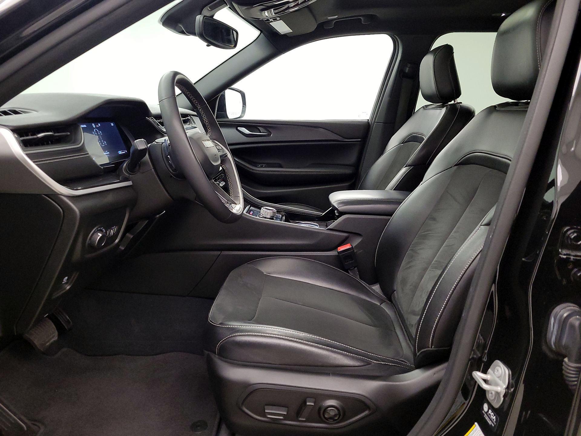 Thumbnail: 2023 Jeep Grand Cherokee L - 11