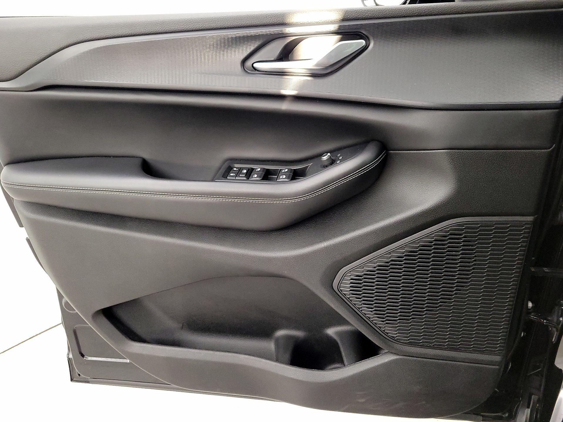 Thumbnail: 2023 Jeep Grand Cherokee L - 12