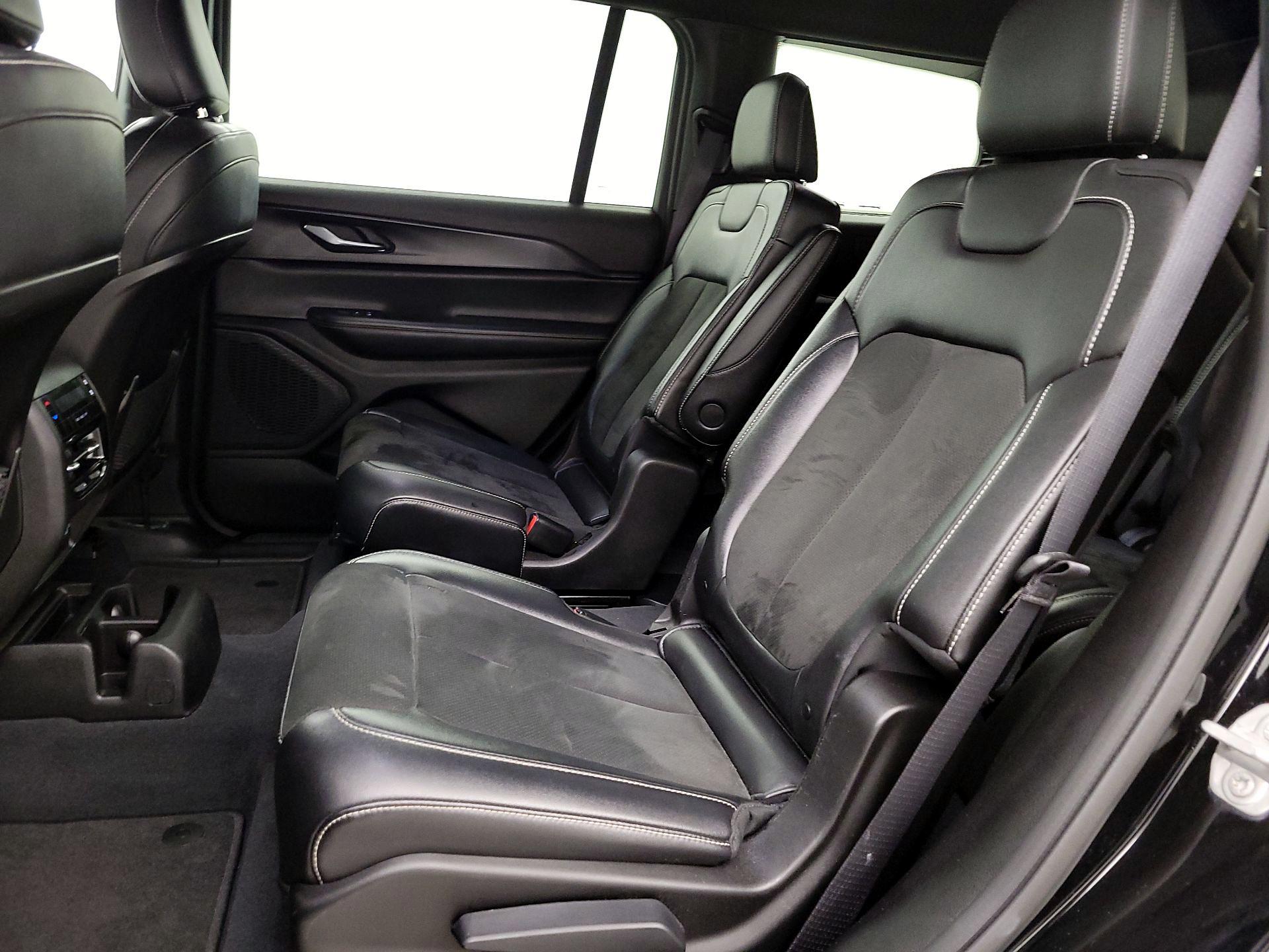 Thumbnail: 2023 Jeep Grand Cherokee L - 20