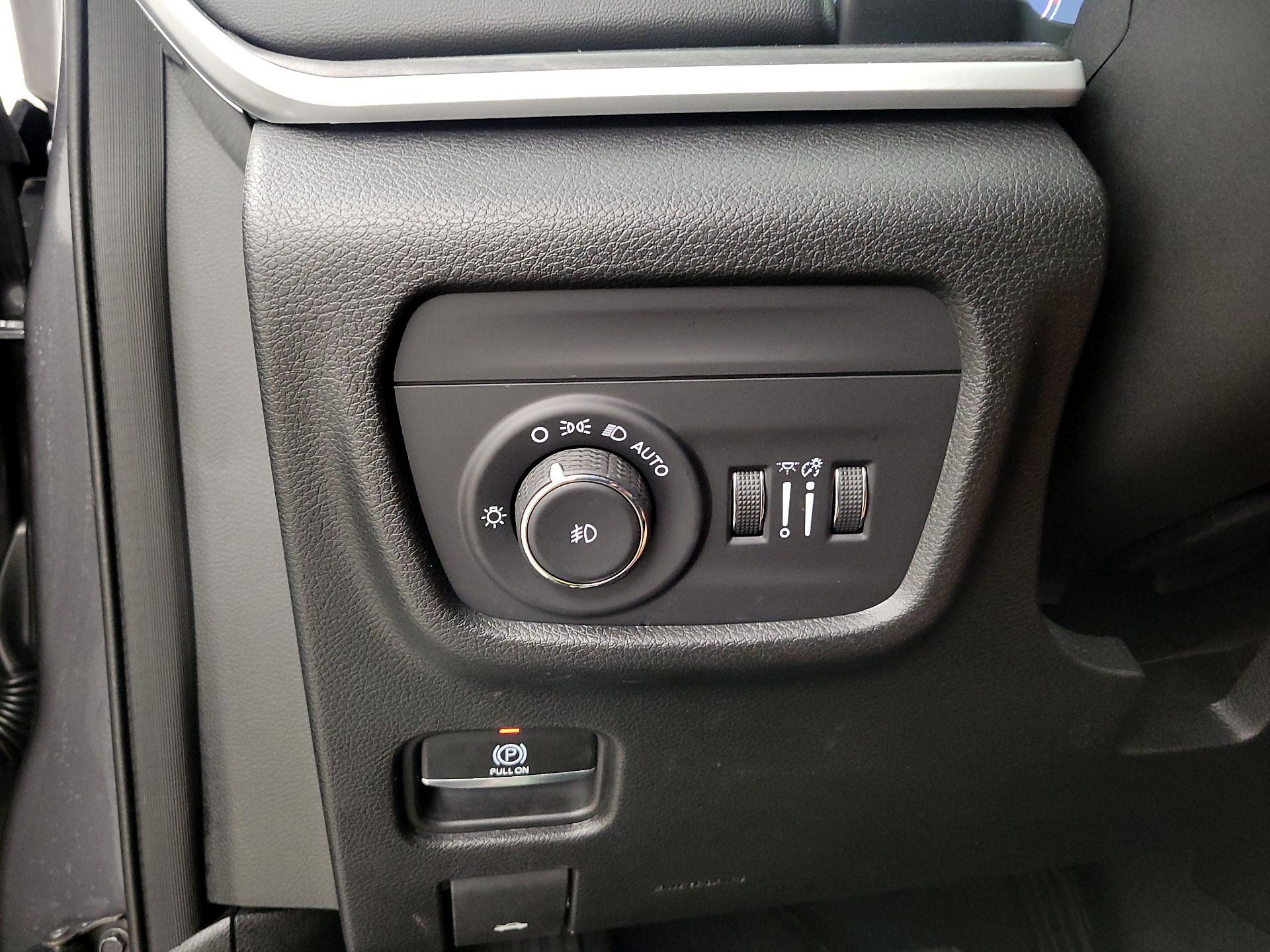 Thumbnail: 2023 Jeep Grand Cherokee - 13