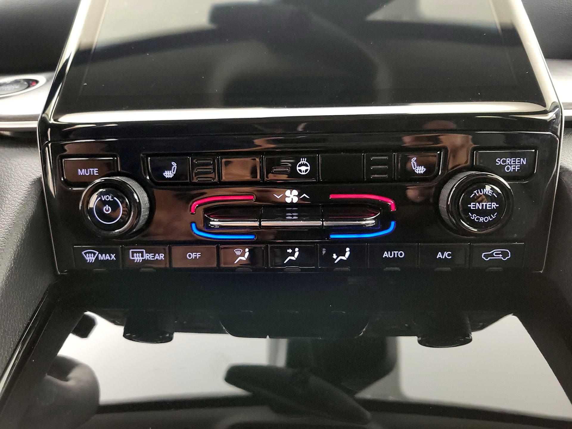 Thumbnail: 2023 Jeep Grand Cherokee - 17