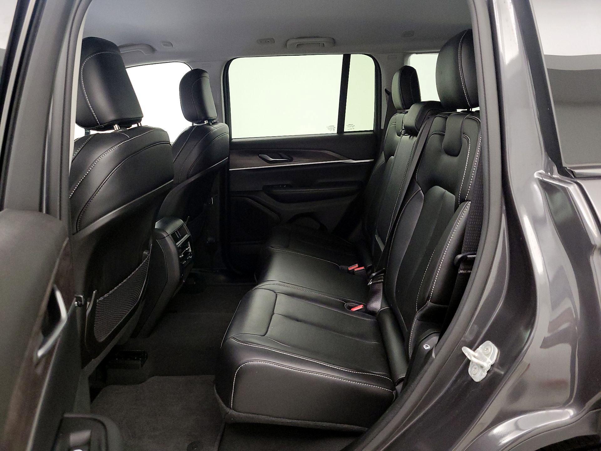 Thumbnail: 2023 Jeep Grand Cherokee - 20