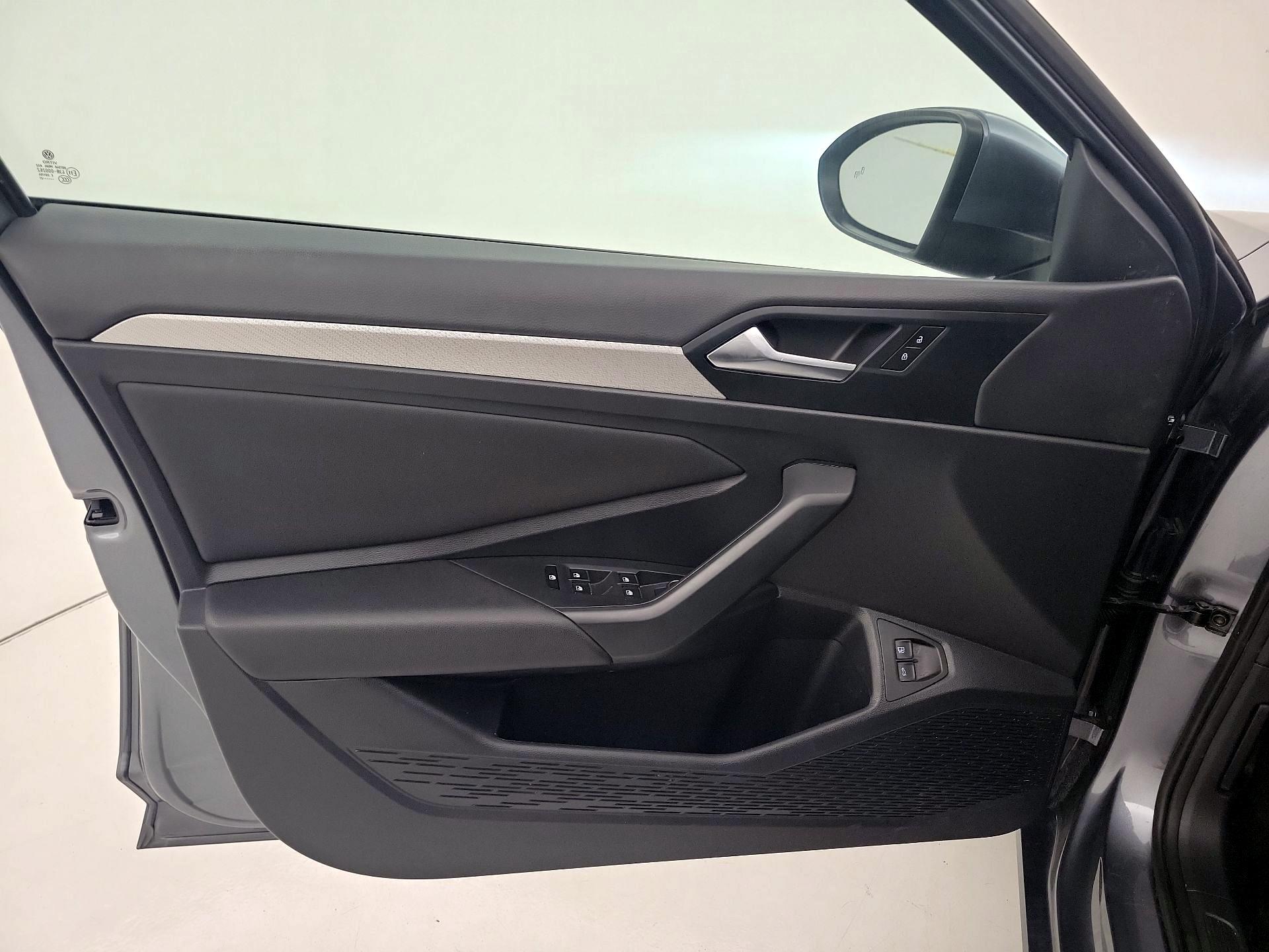 Thumbnail: 2021 Volkswagen Jetta - 10