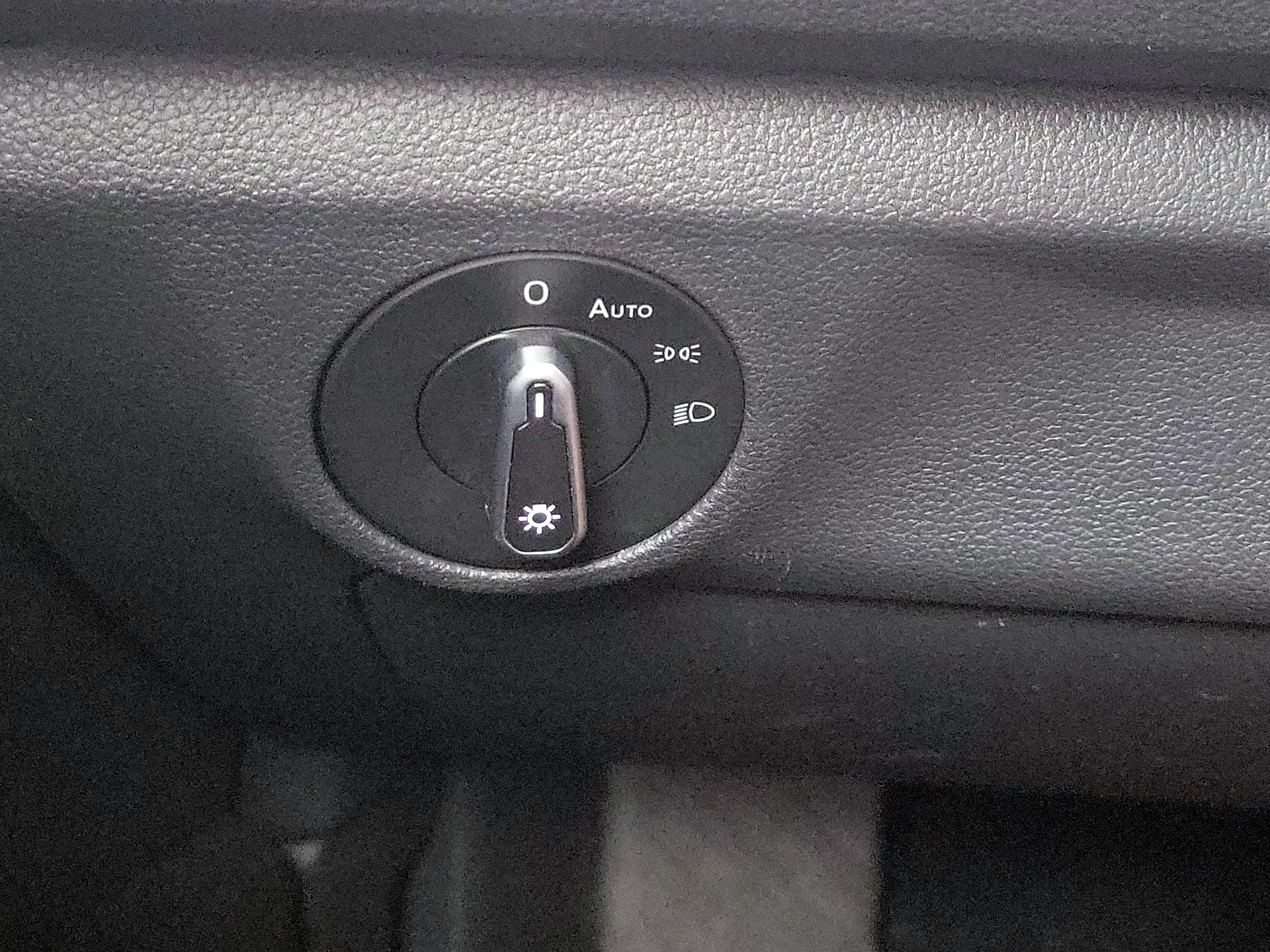 Thumbnail: 2021 Volkswagen Jetta - 11