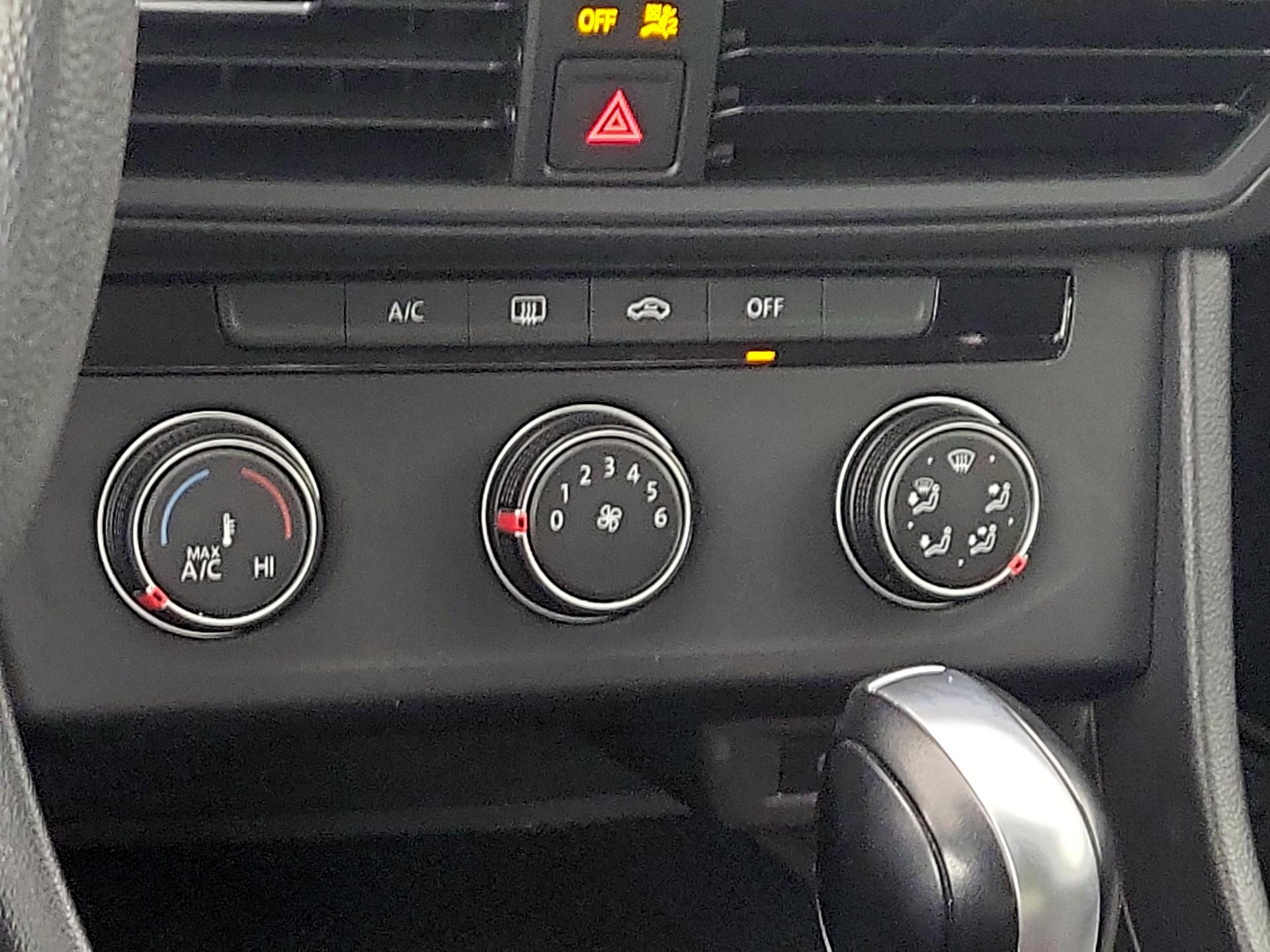 Thumbnail: 2021 Volkswagen Jetta - 14