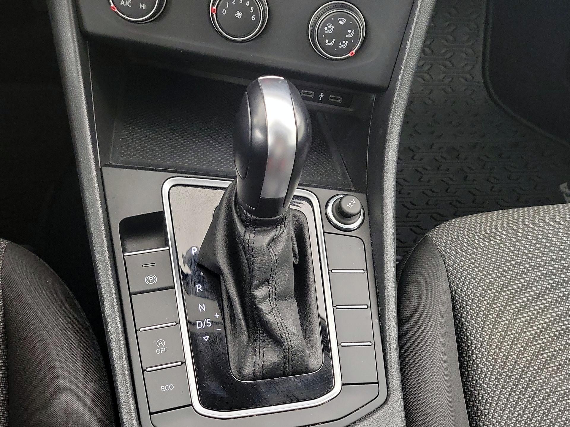 Thumbnail: 2021 Volkswagen Jetta - 15