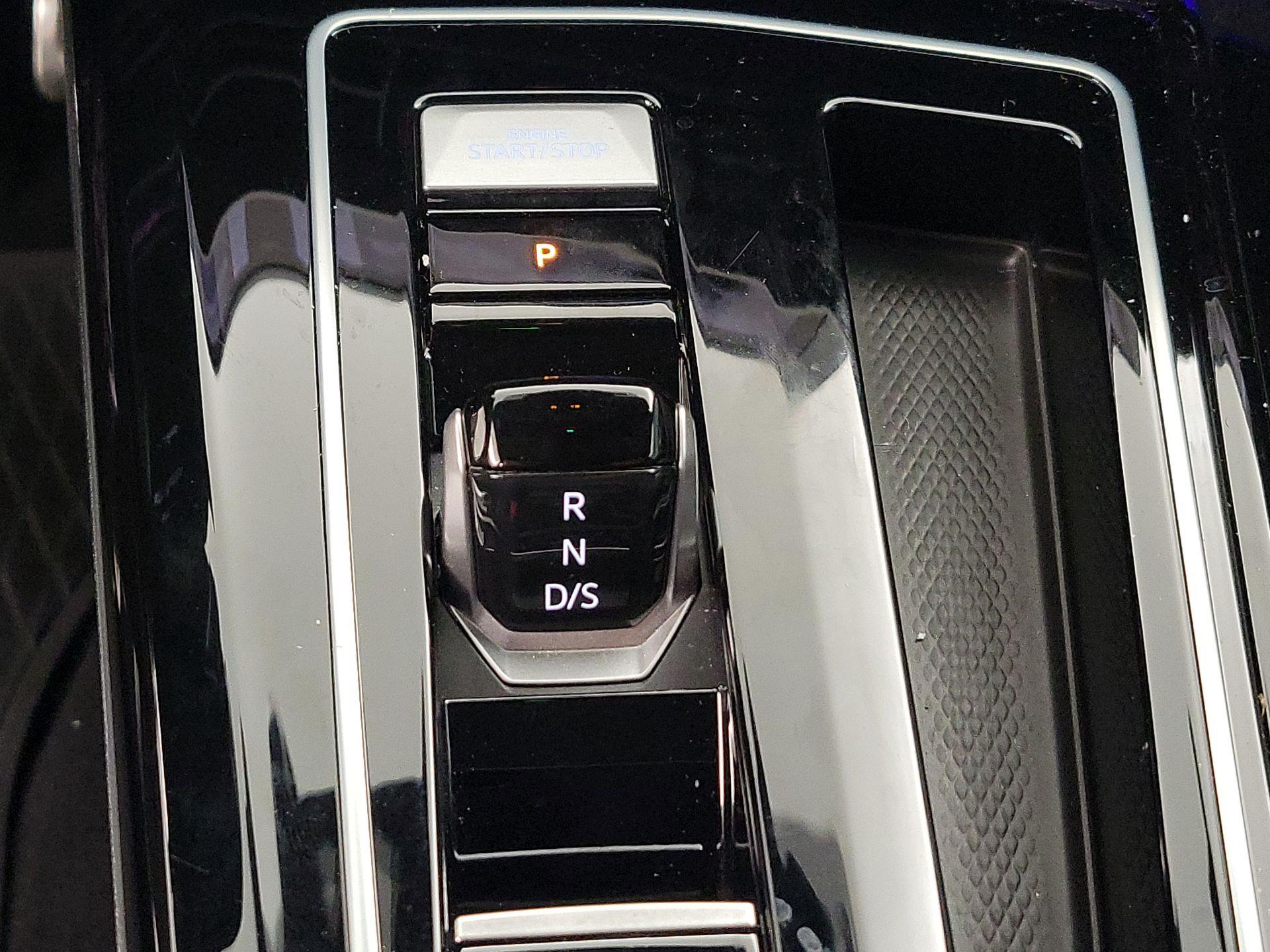 Thumbnail: 2023 Volkswagen Golf - 18