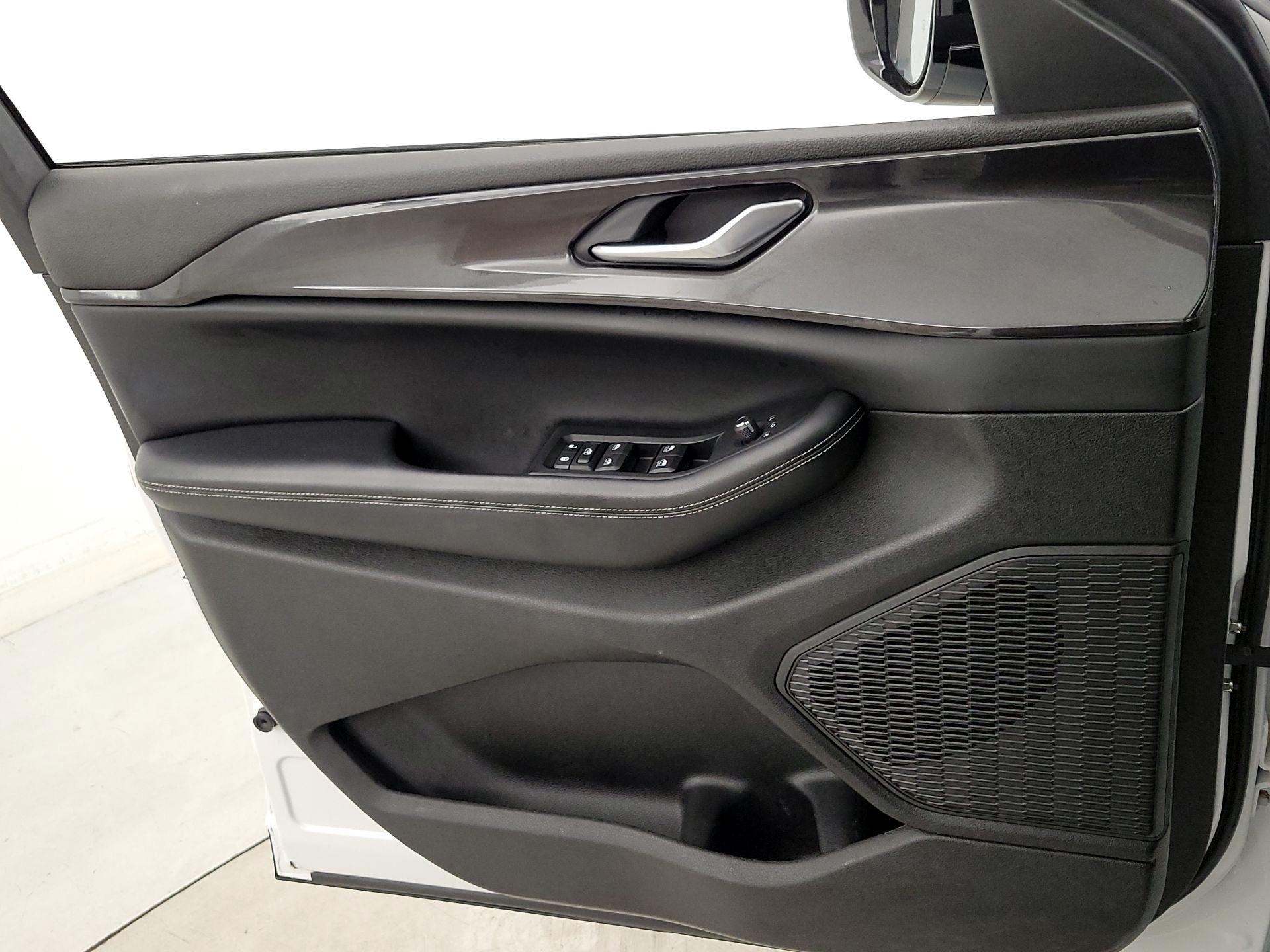 Thumbnail: 2023 Jeep Grand Cherokee - 12