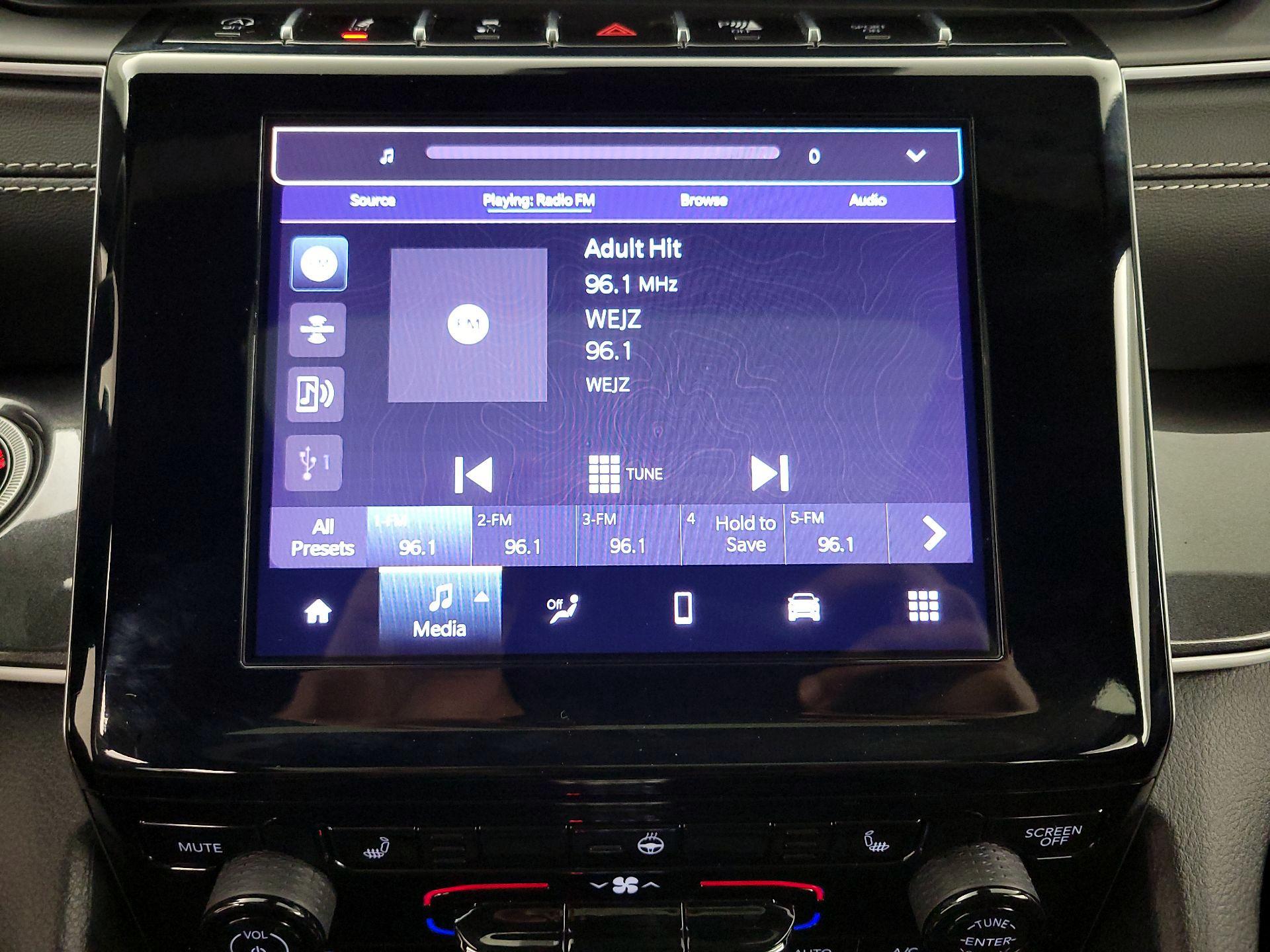 Thumbnail: 2023 Jeep Grand Cherokee - 15