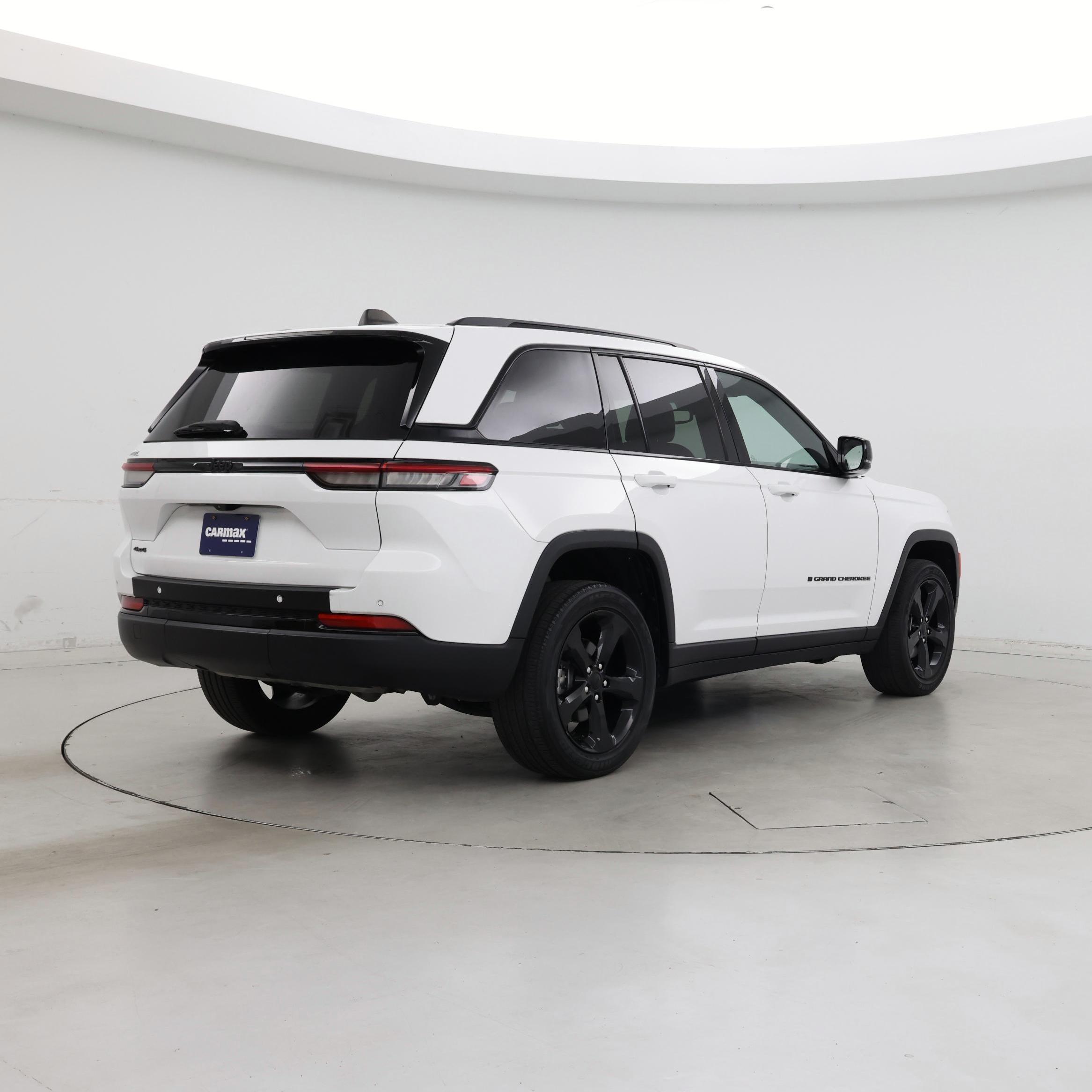 Thumbnail: 2023 Jeep Grand Cherokee - 8