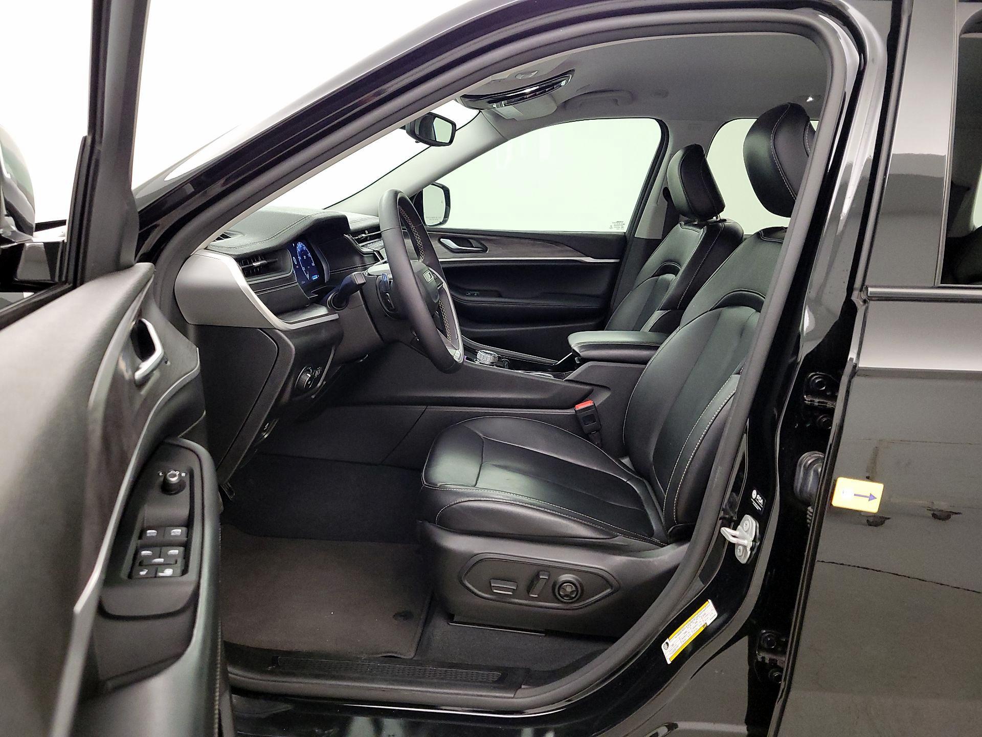 Thumbnail: 2023 Jeep Grand Cherokee - 11