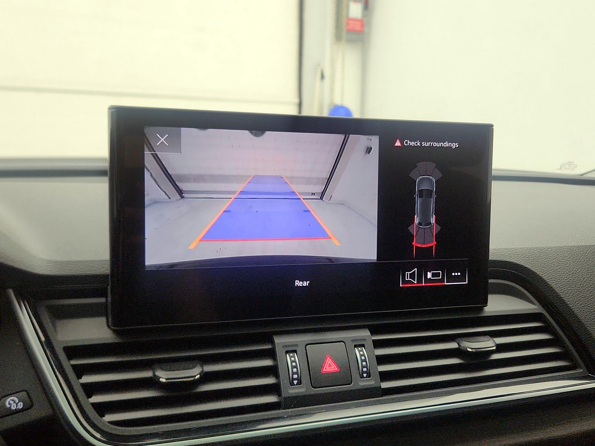 Thumbnail: 2021 Audi Q5 - 14