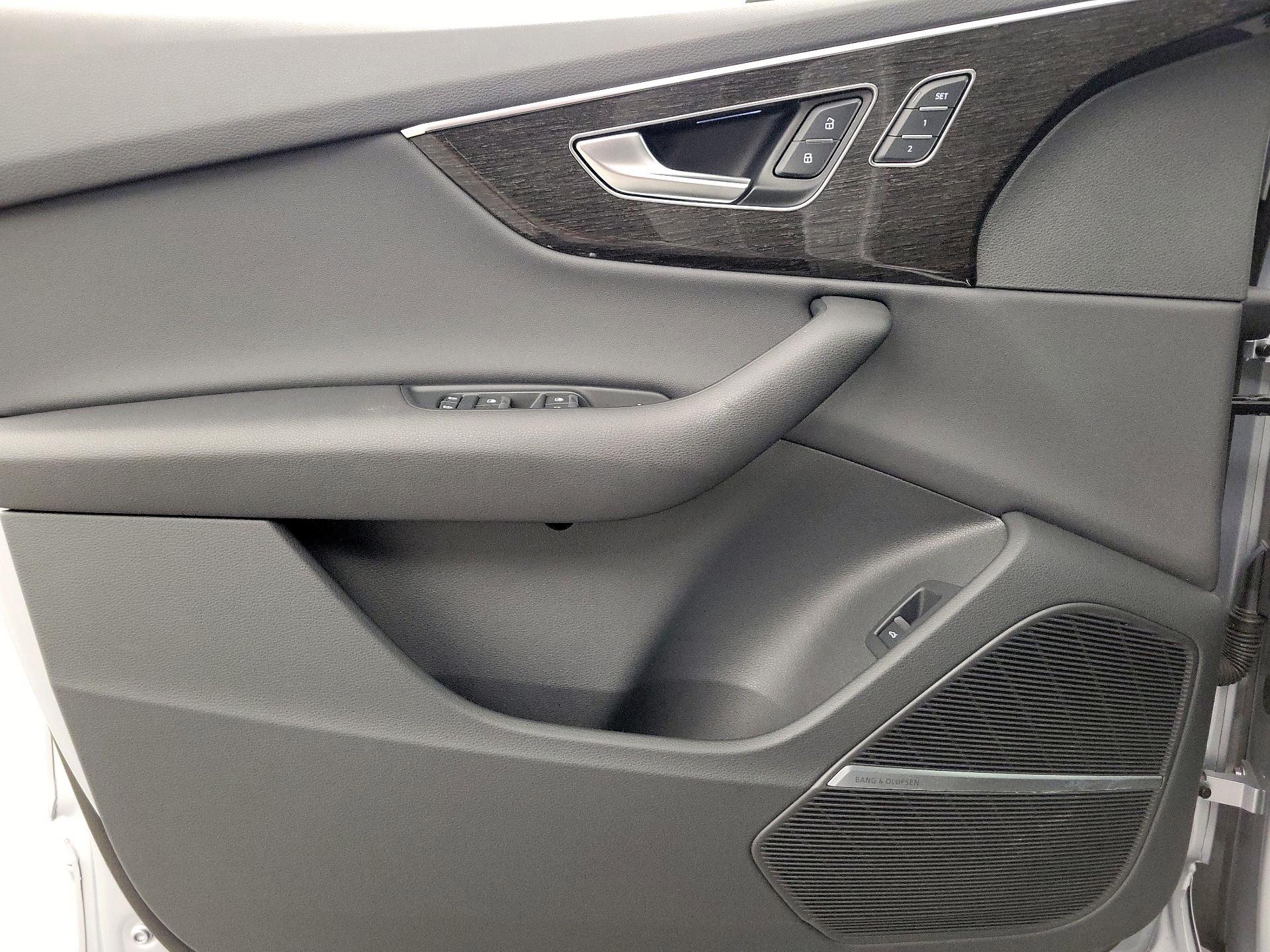 Thumbnail: 2022 Audi Q7 - 12