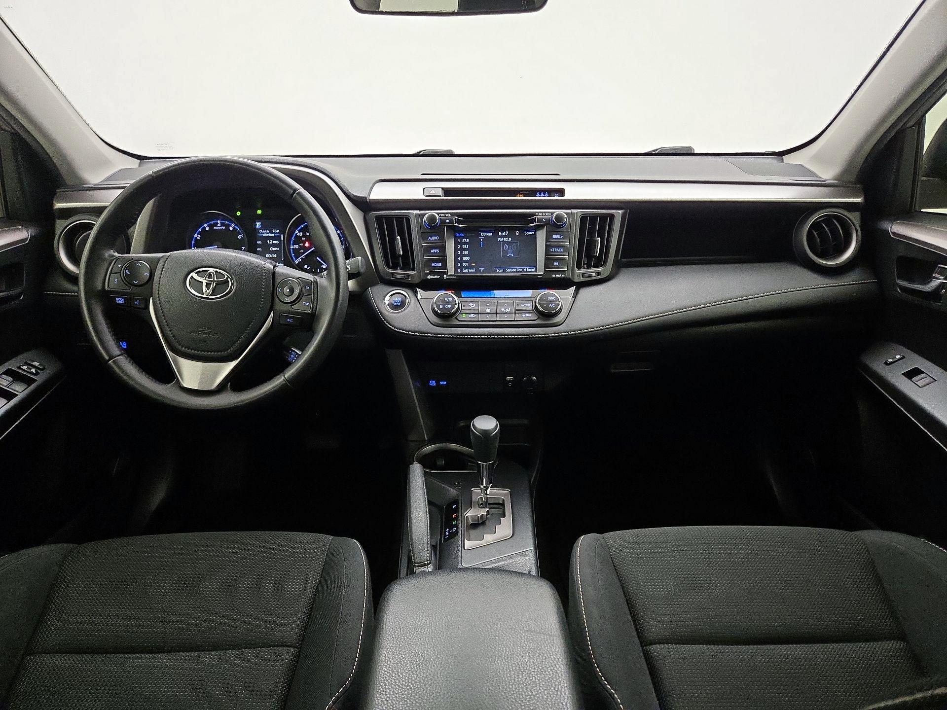 Thumbnail: 2018 Toyota RAV4 - 9