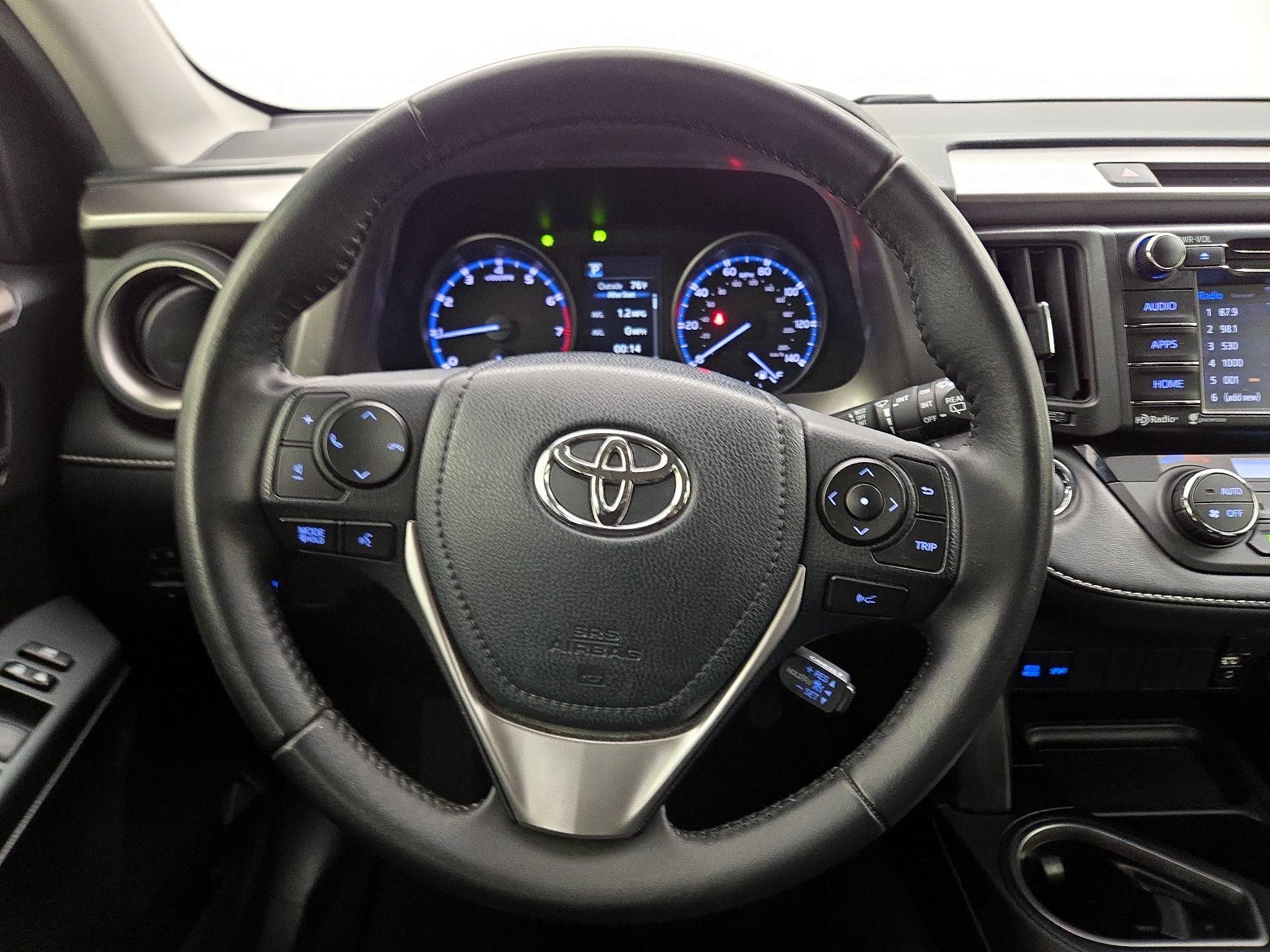 Thumbnail: 2018 Toyota RAV4 - 10