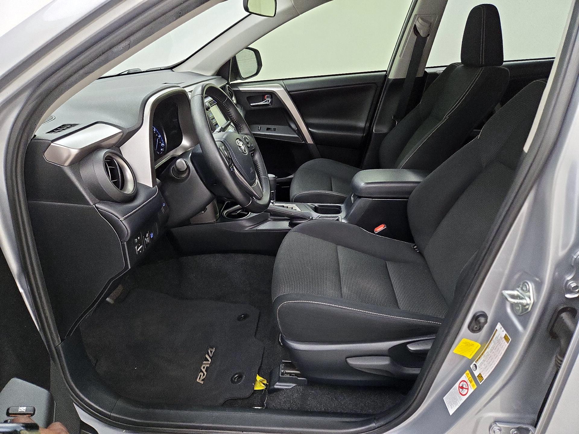 Thumbnail: 2018 Toyota RAV4 - 11