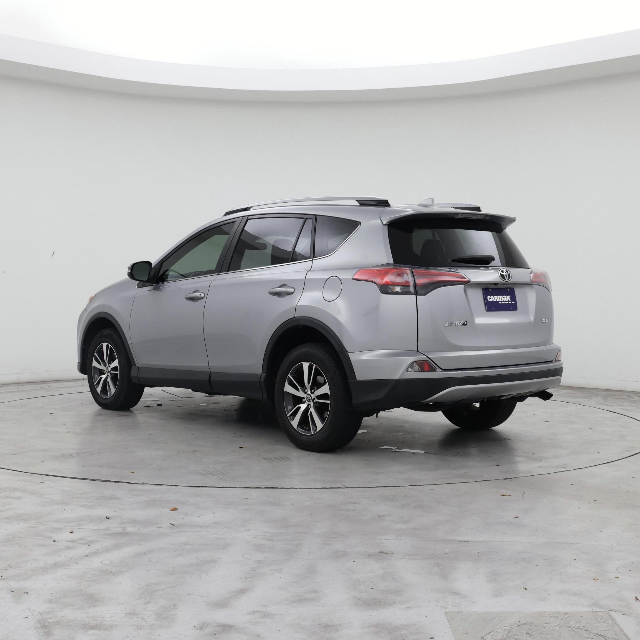 Thumbnail: 2018 Toyota RAV4 - 2