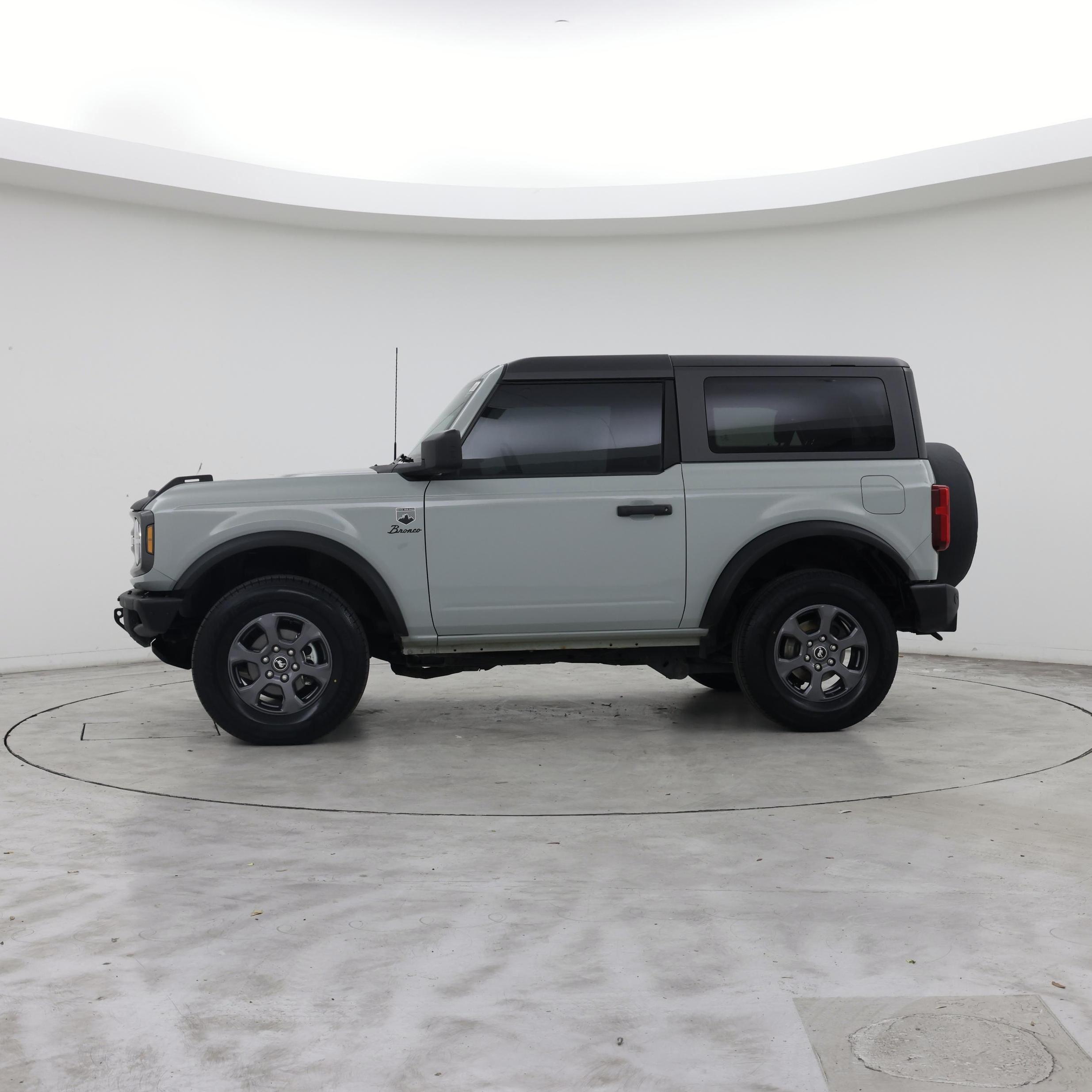 Thumbnail: 2022 Ford Bronco - 3