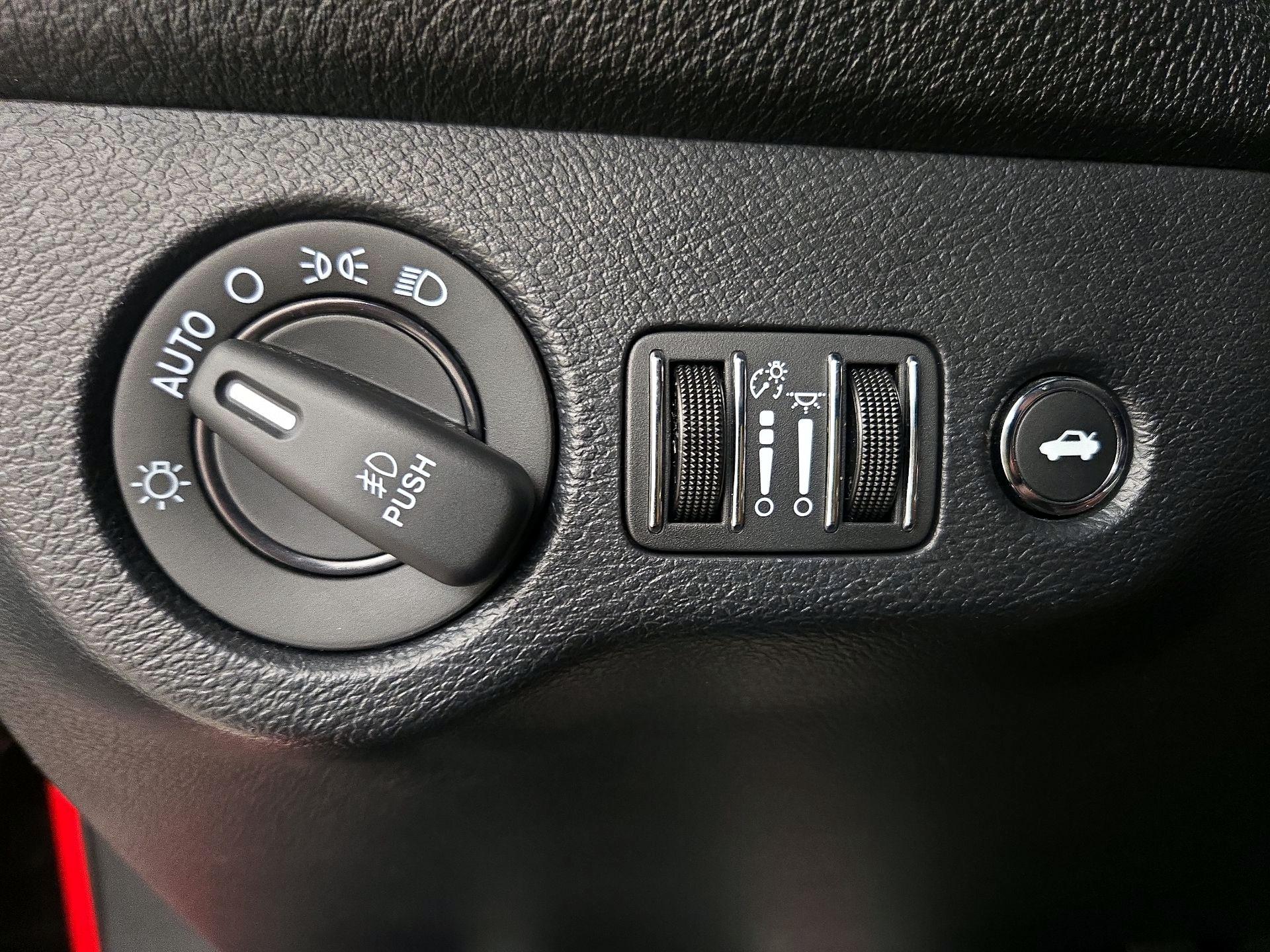 Thumbnail: 2018 Dodge Challenger - 13