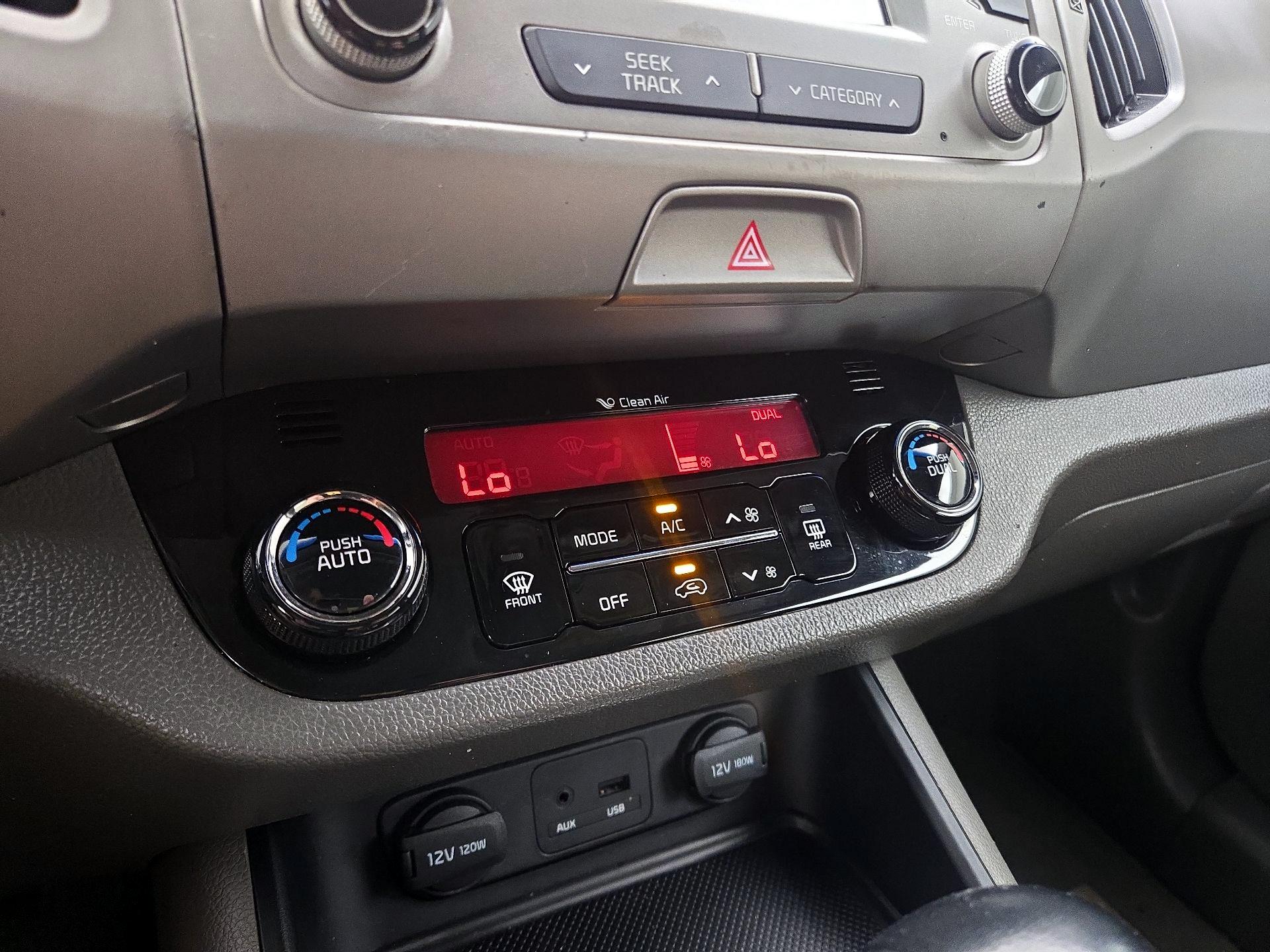 Thumbnail: 2014 Kia Sportage - 16