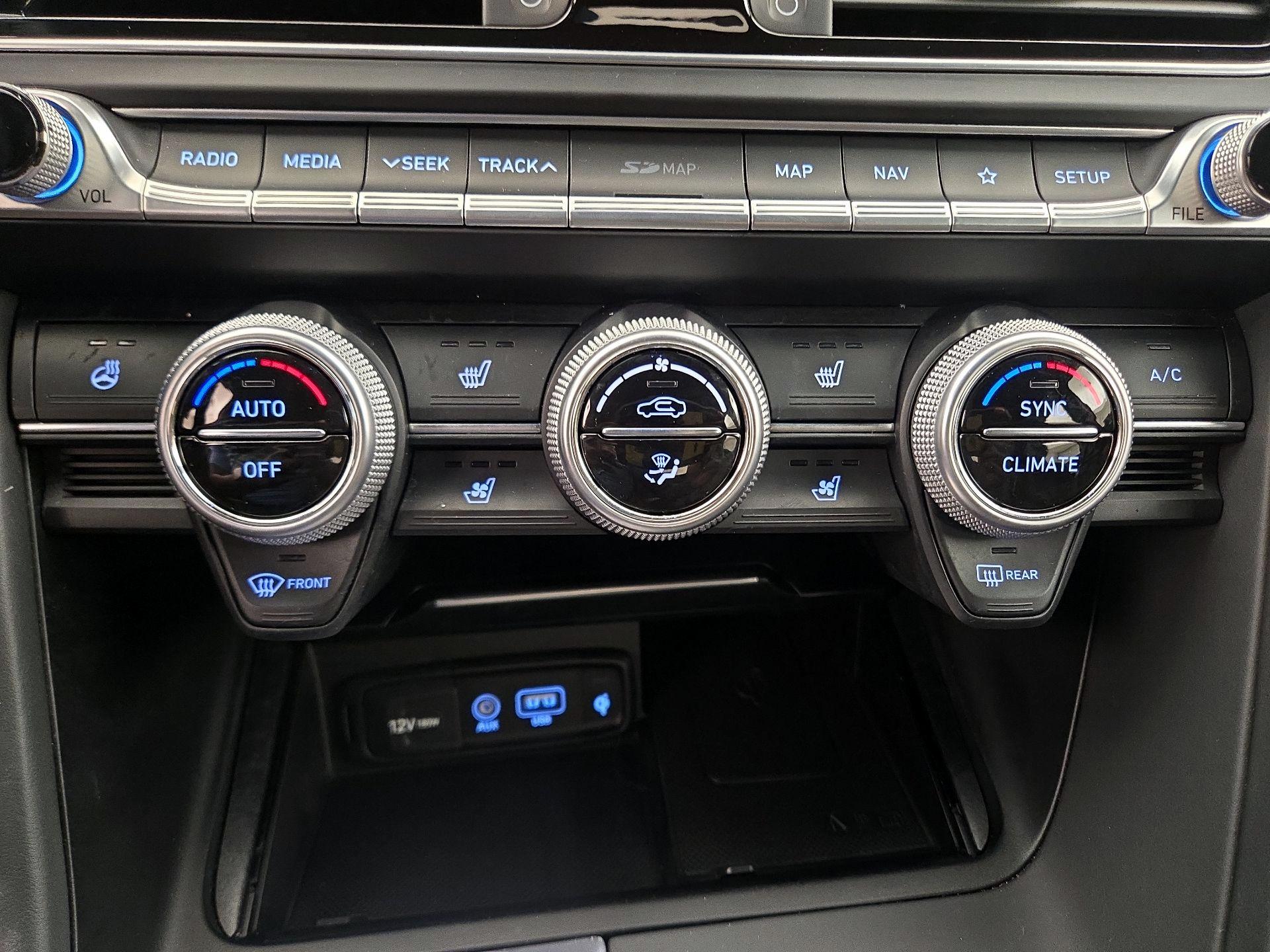 Thumbnail: 2020 Genesis G70 - 17