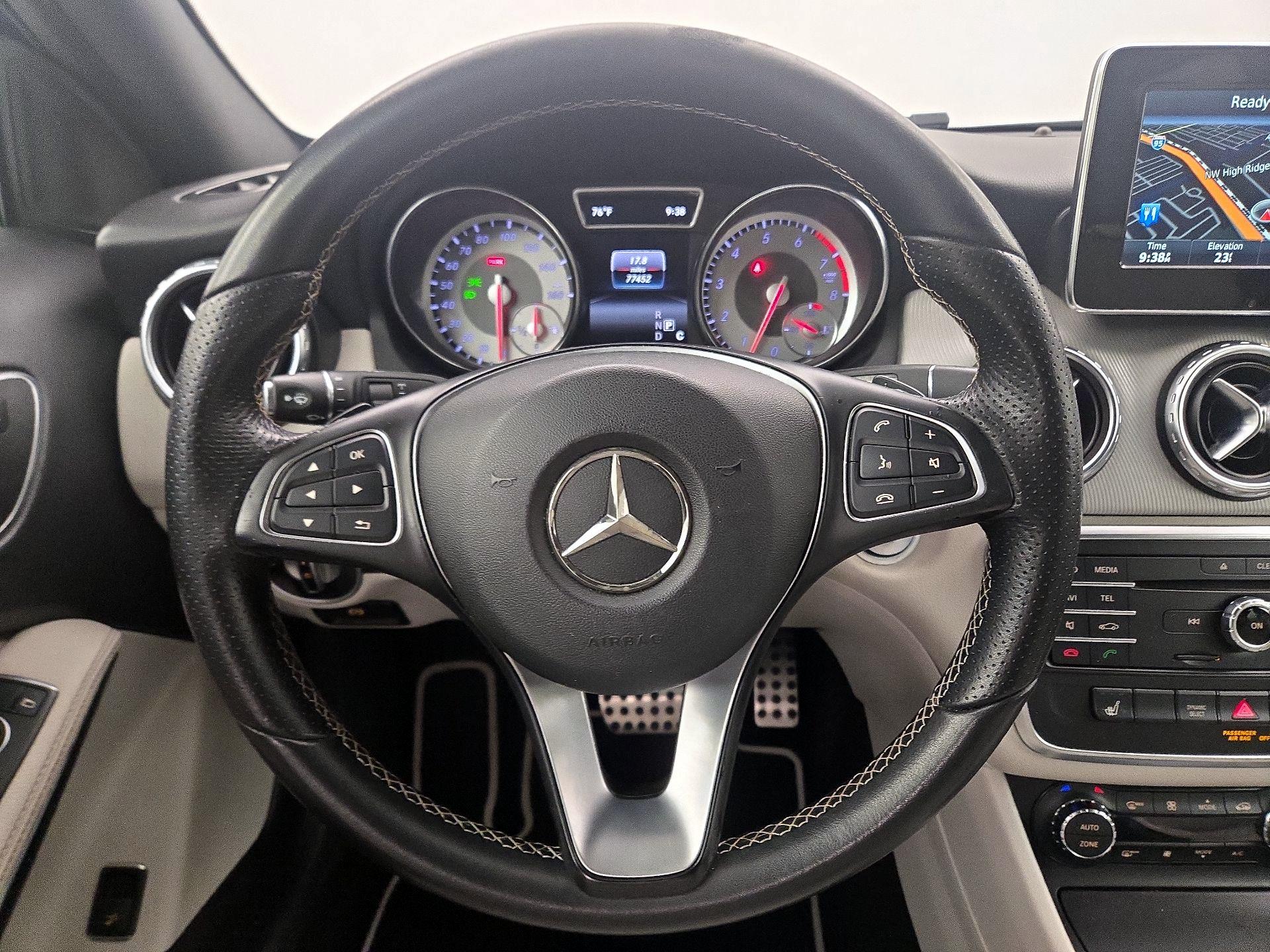 Thumbnail: 2016 Mercedes-Benz GLA - 10