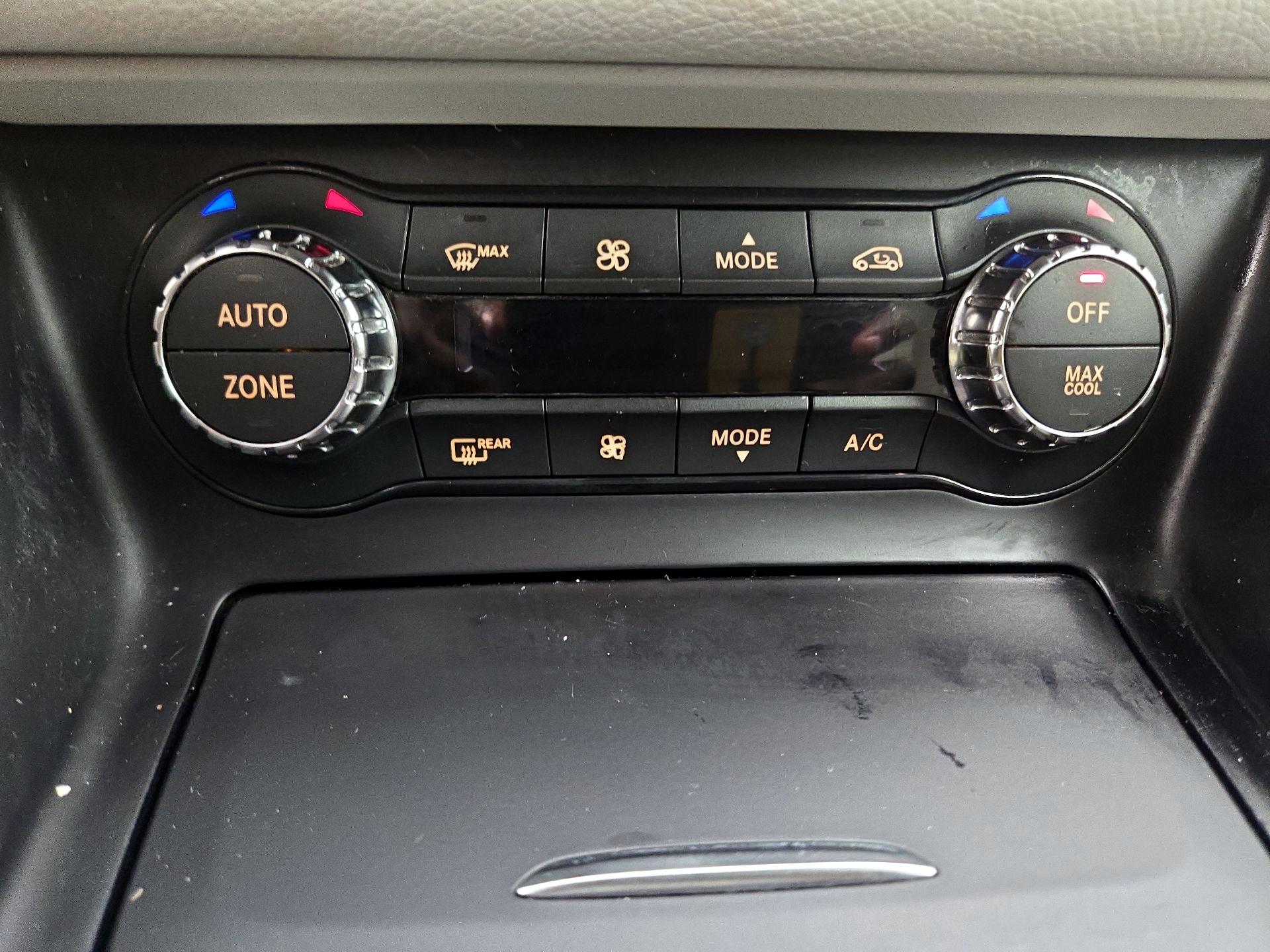 Thumbnail: 2016 Mercedes-Benz GLA - 17