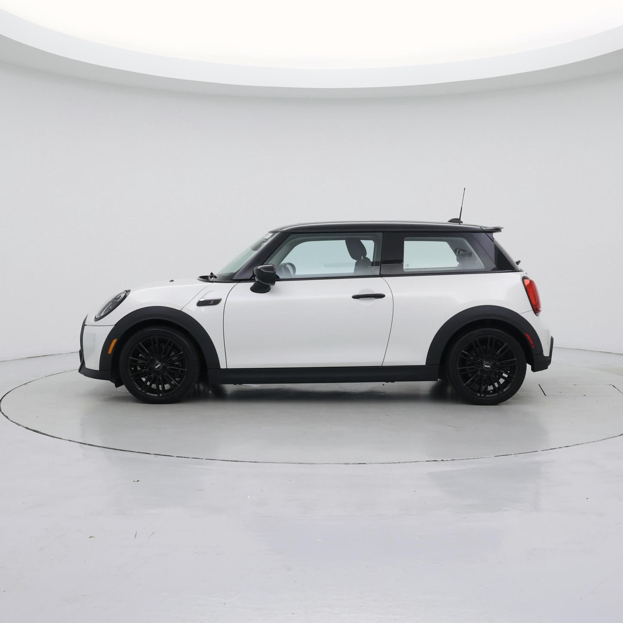 Thumbnail: 2023 MINI Cooper Hardtop - 3