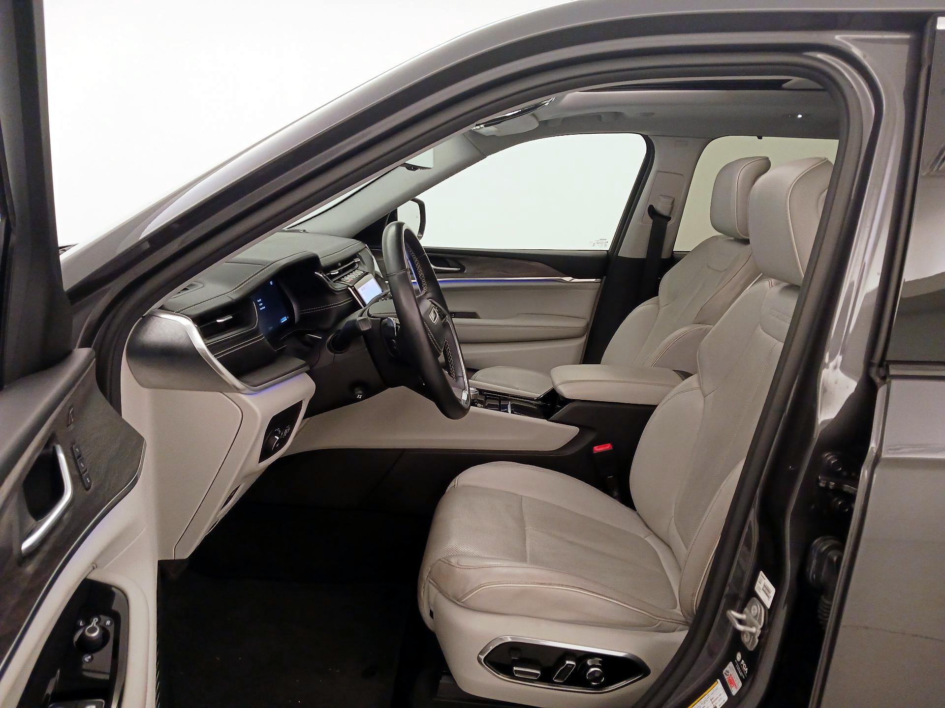 Thumbnail: 2021 Jeep Grand Cherokee L - 11