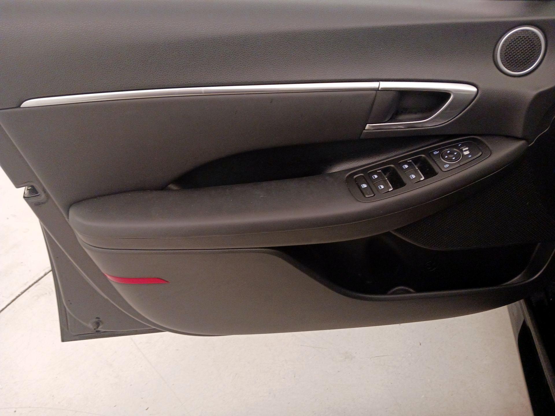 Thumbnail: 2023 Hyundai Sonata - 12