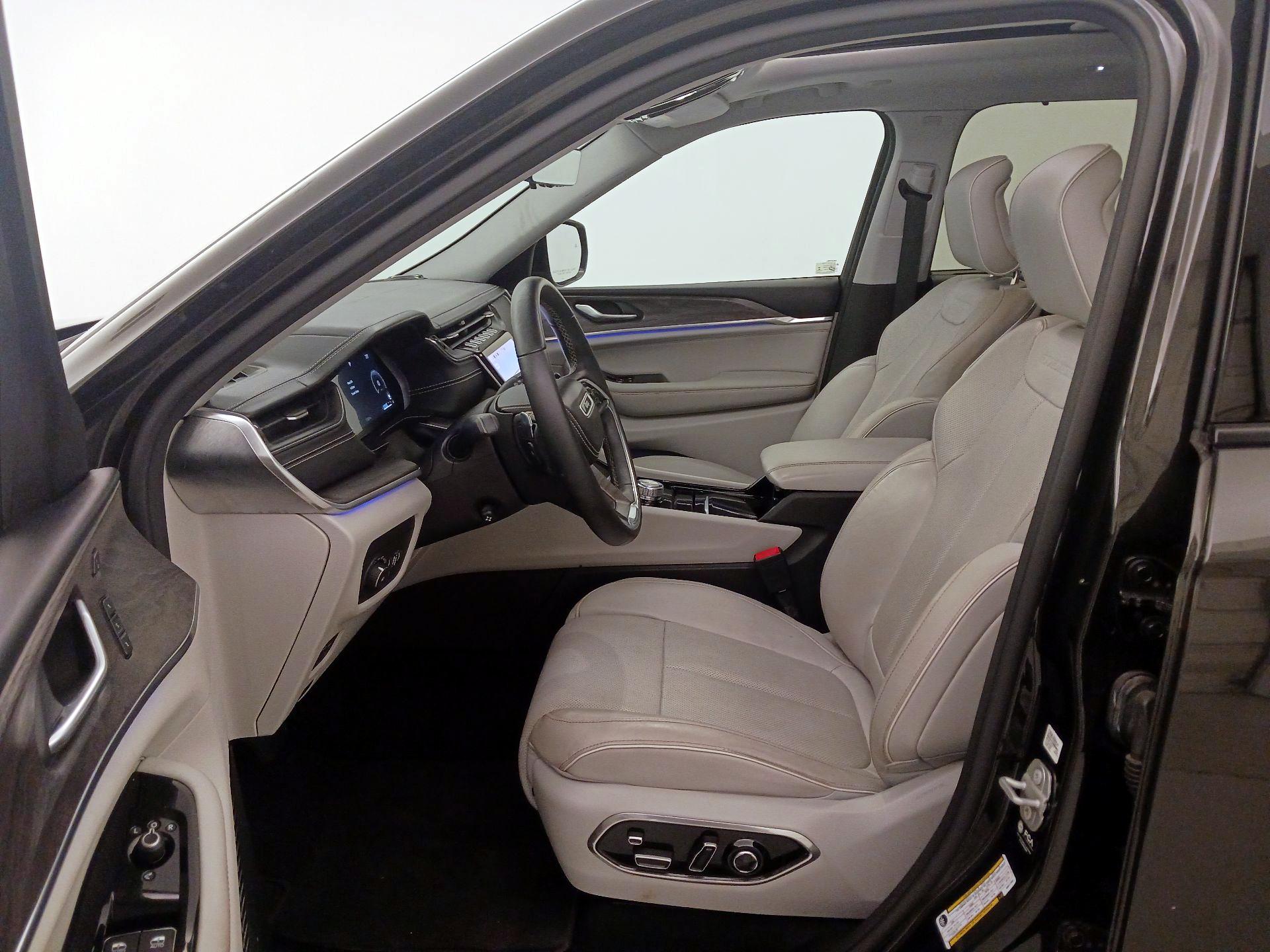 Thumbnail: 2022 Jeep Grand Cherokee L - 11